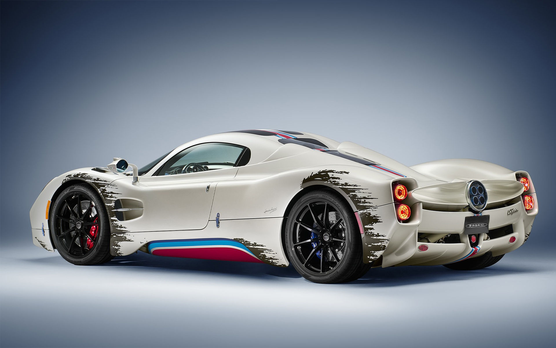 Pagani Utopia med fejkad smuts