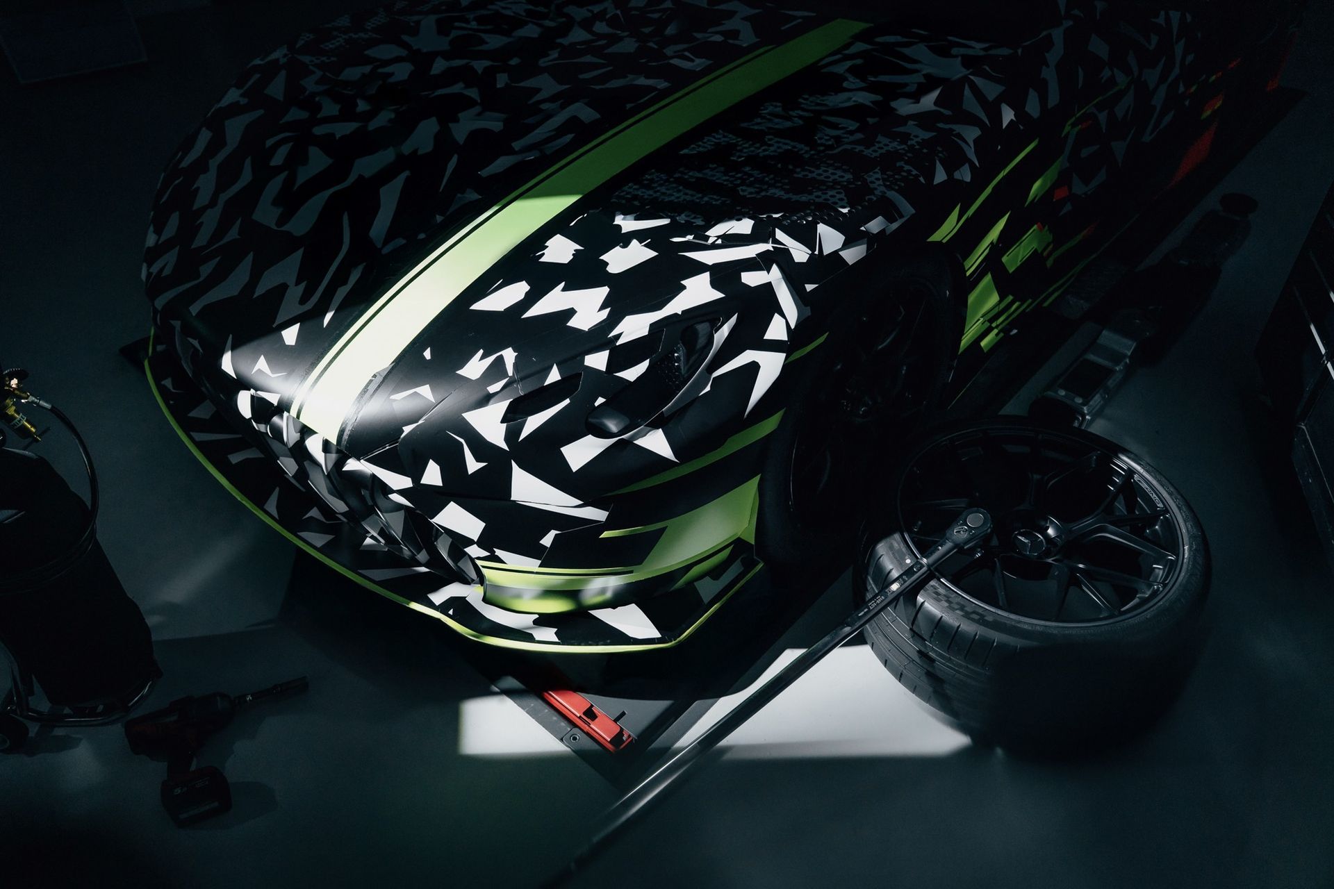 Mercedes-AMG smygvisar banbil