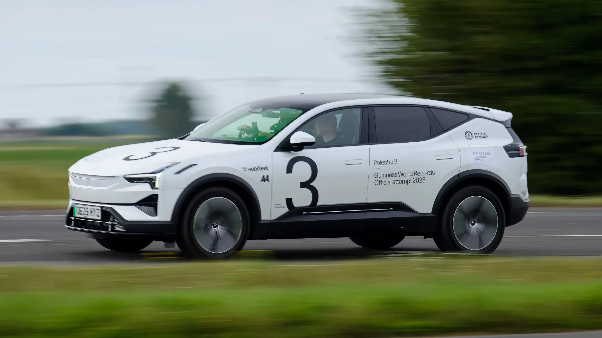 Polestar 3 sätter världsrekord. Tog sig över 90 mil på en laddning.