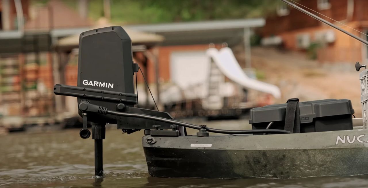 Garmin släpper båtmotor som går att styra med fötterna