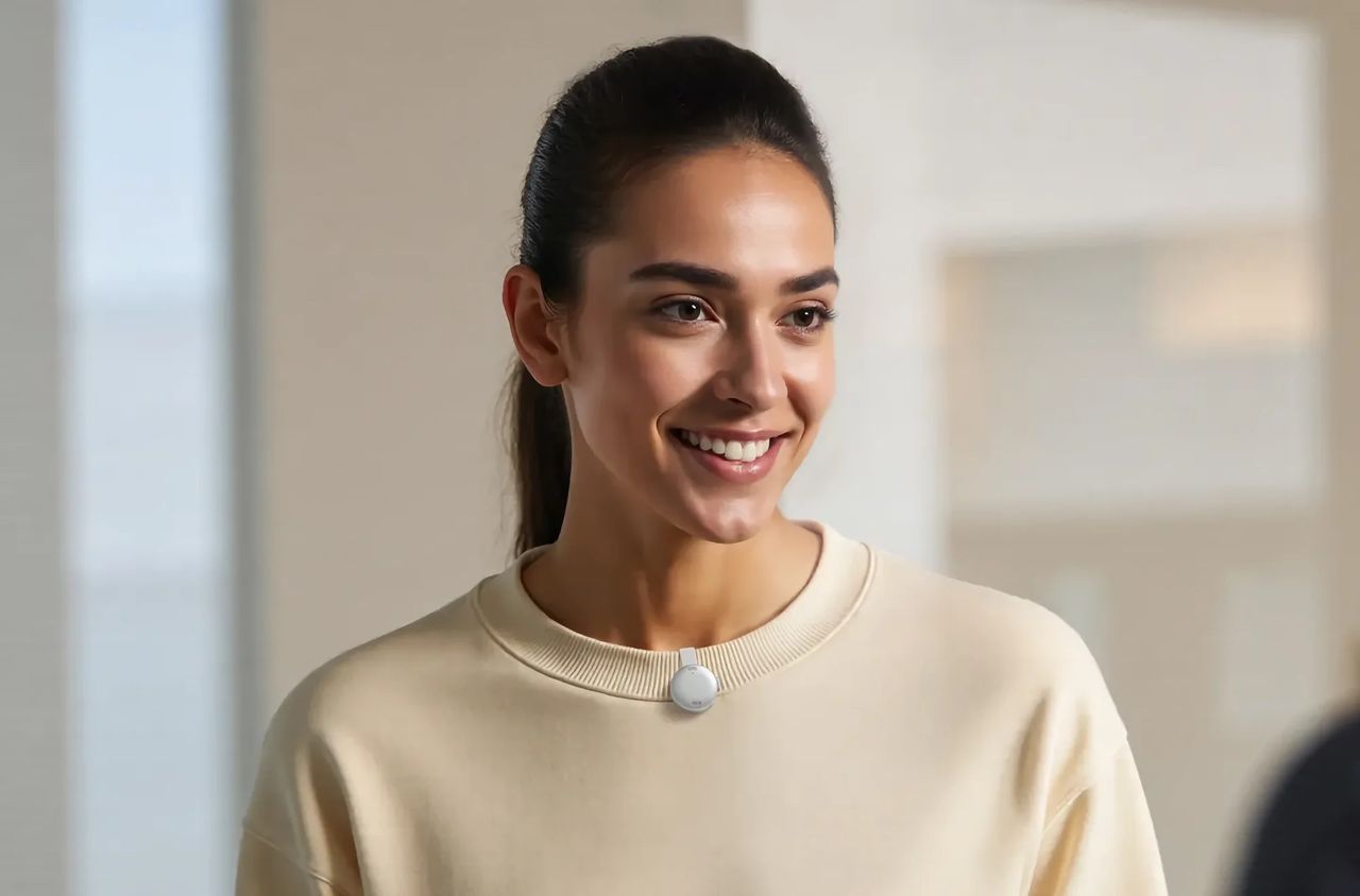 Anker presenterar AI-brosch