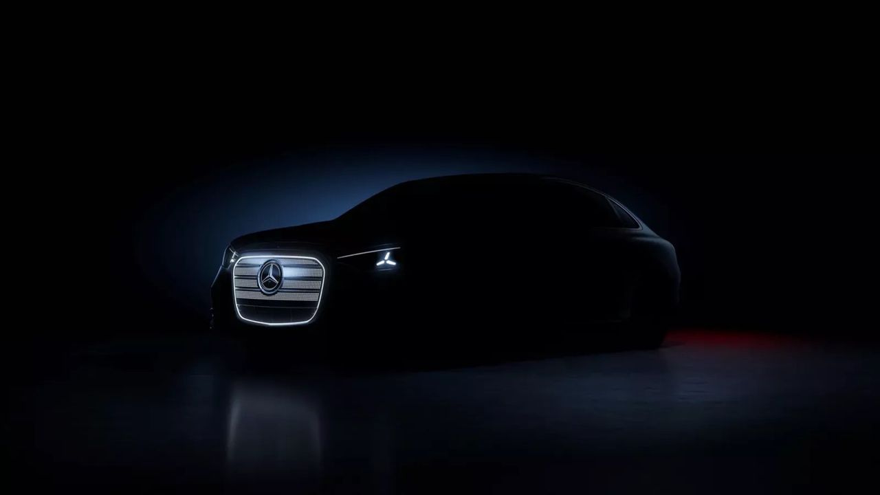 Mercedes teasar eldrivna C-Klass