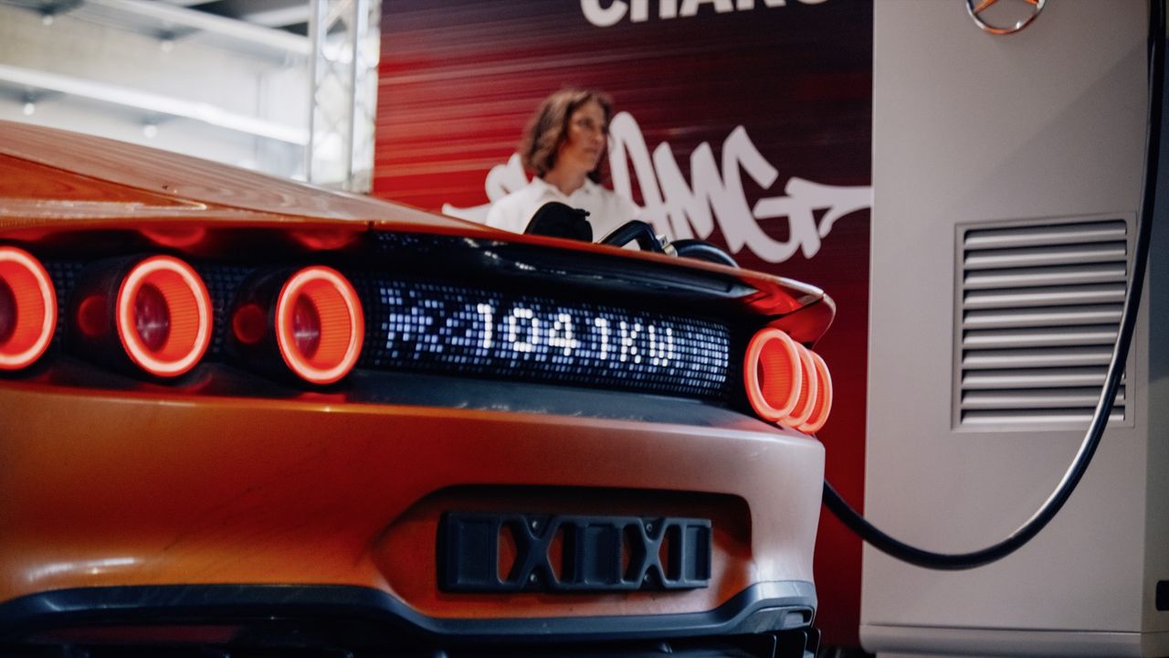 Mercedes nya elbil laddades med hela 1041 kW