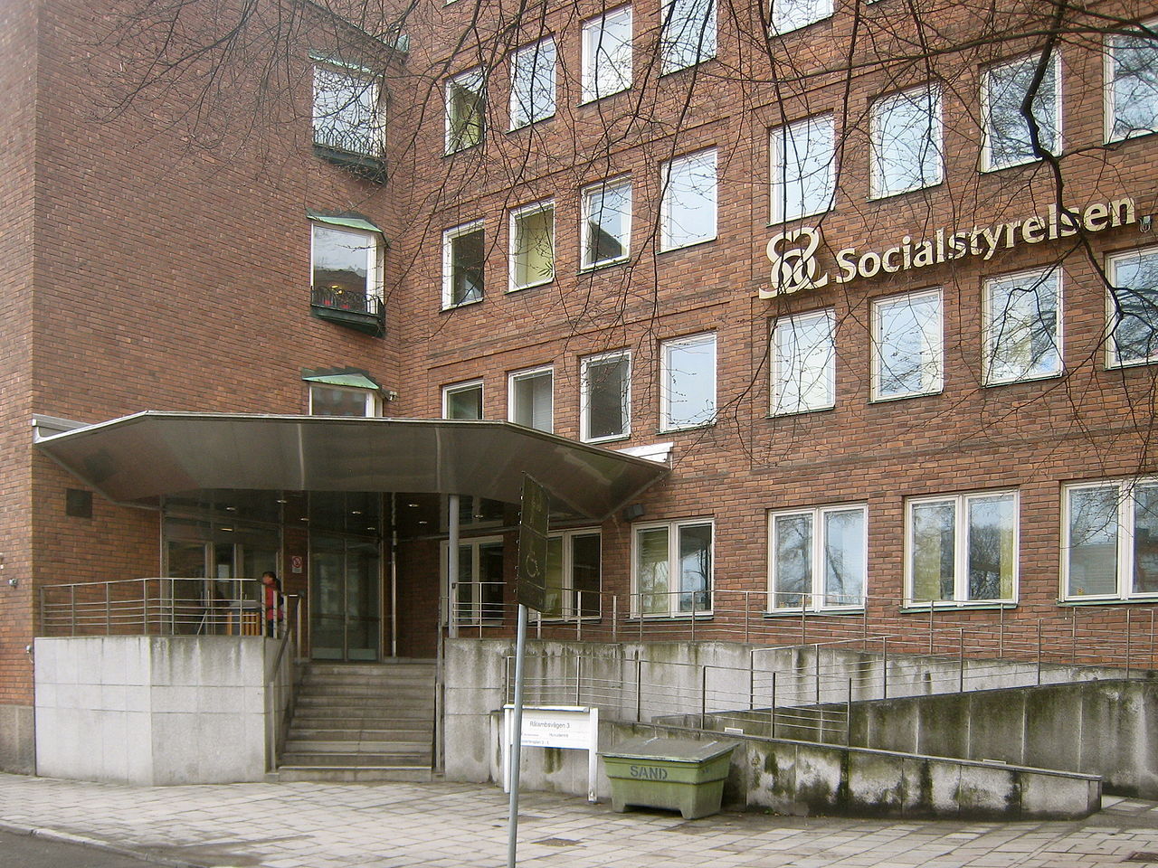 Över 500 har ansökt om att byta kön efter att det blivit enklare