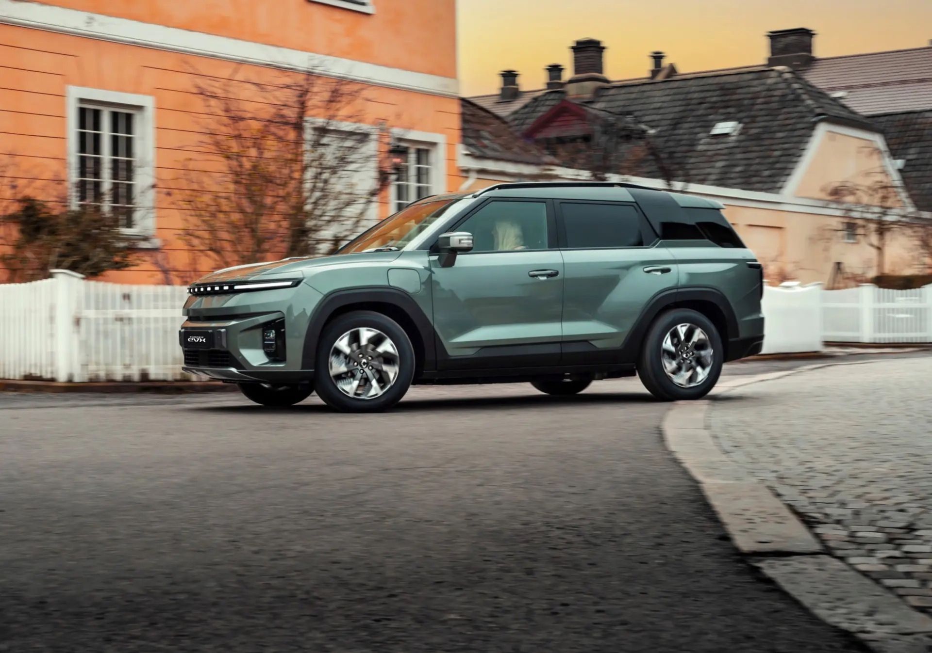 KGM dumpar priset på eldrivna suven