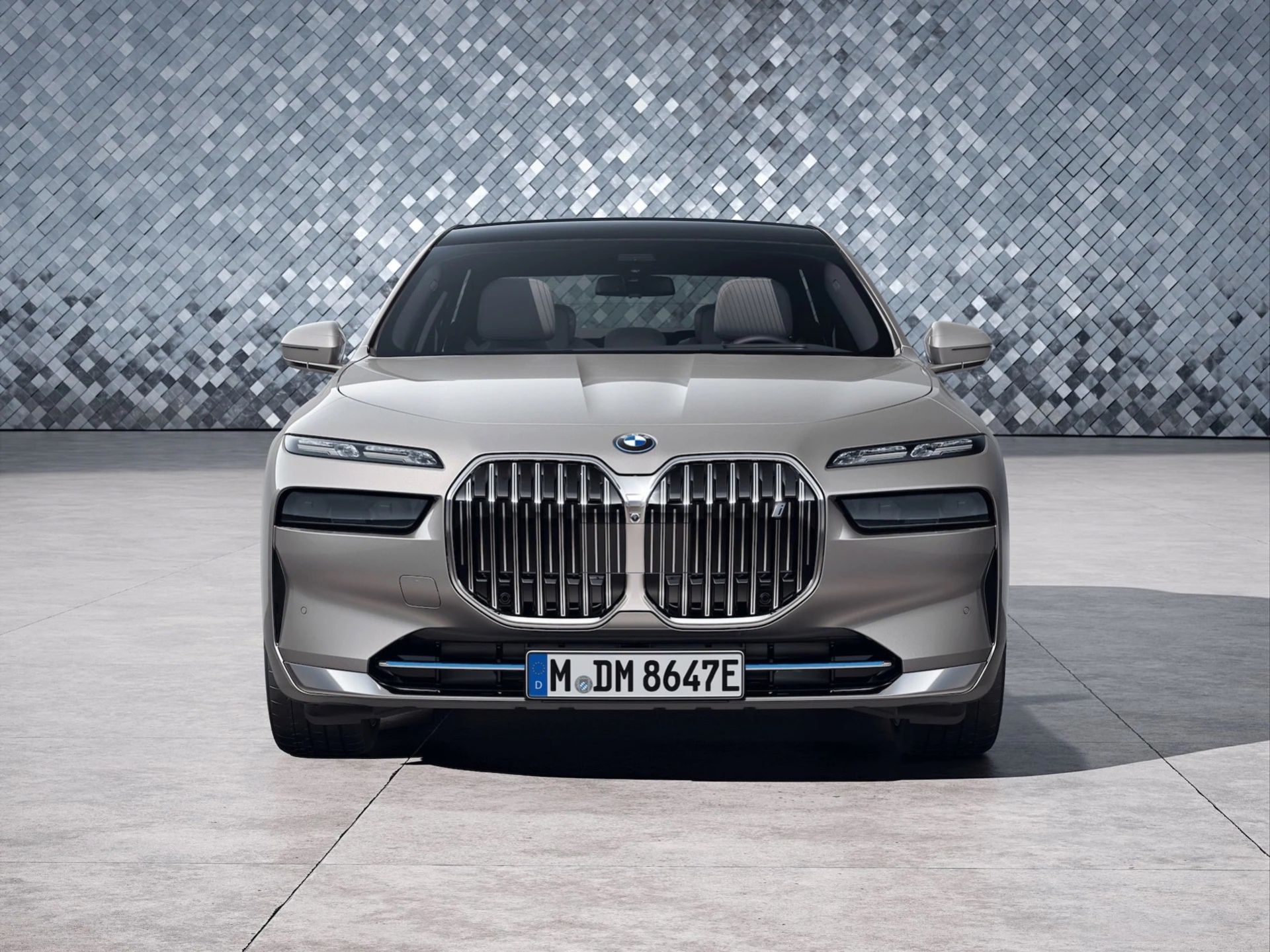 BMW tror att stora grillar har hjälpt mer än de stjälpt