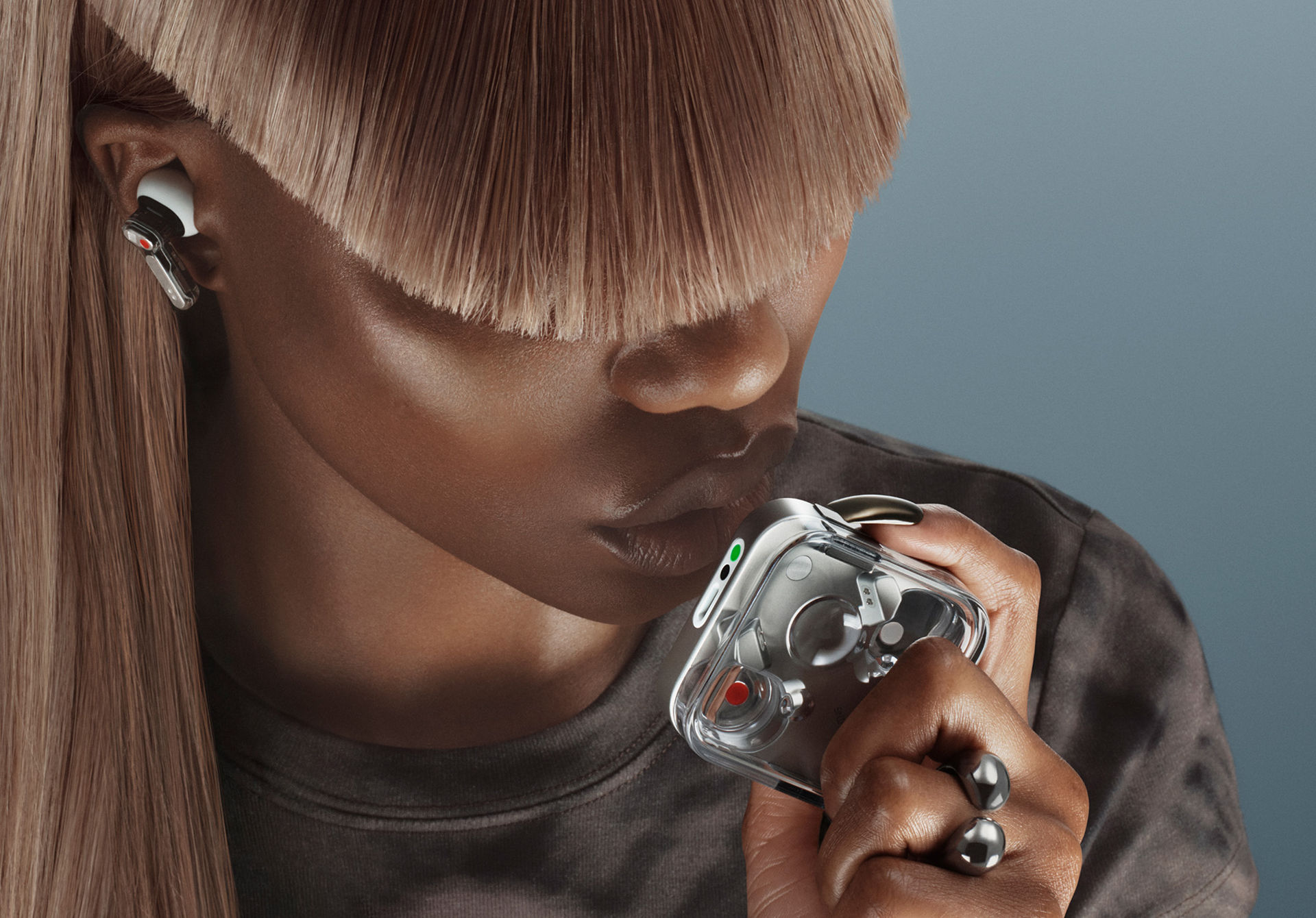 Nothing Ear (3) har mikrofon i fodralet