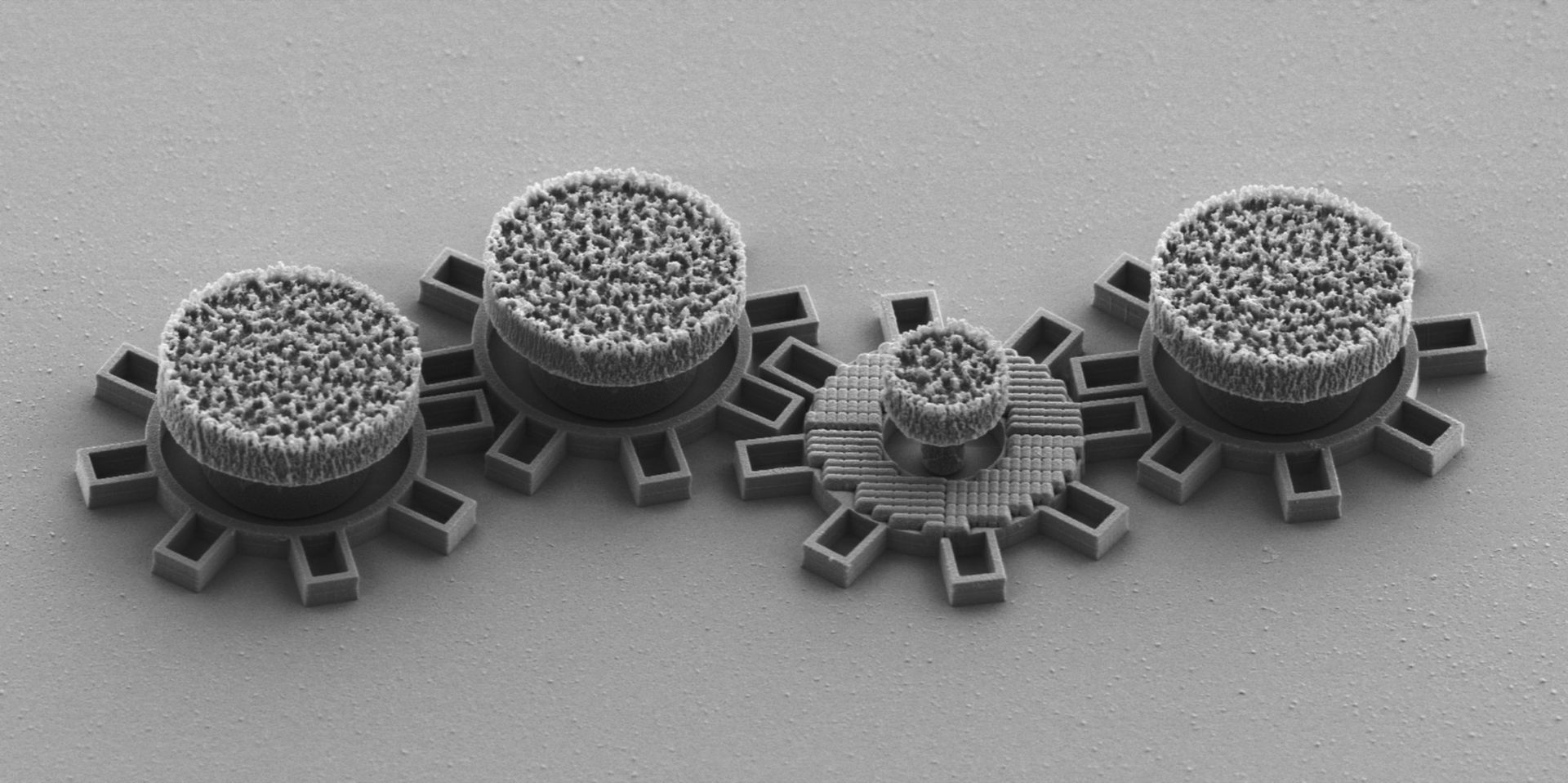 Den här ljusdrivna motorn får plats i ett hårstrå