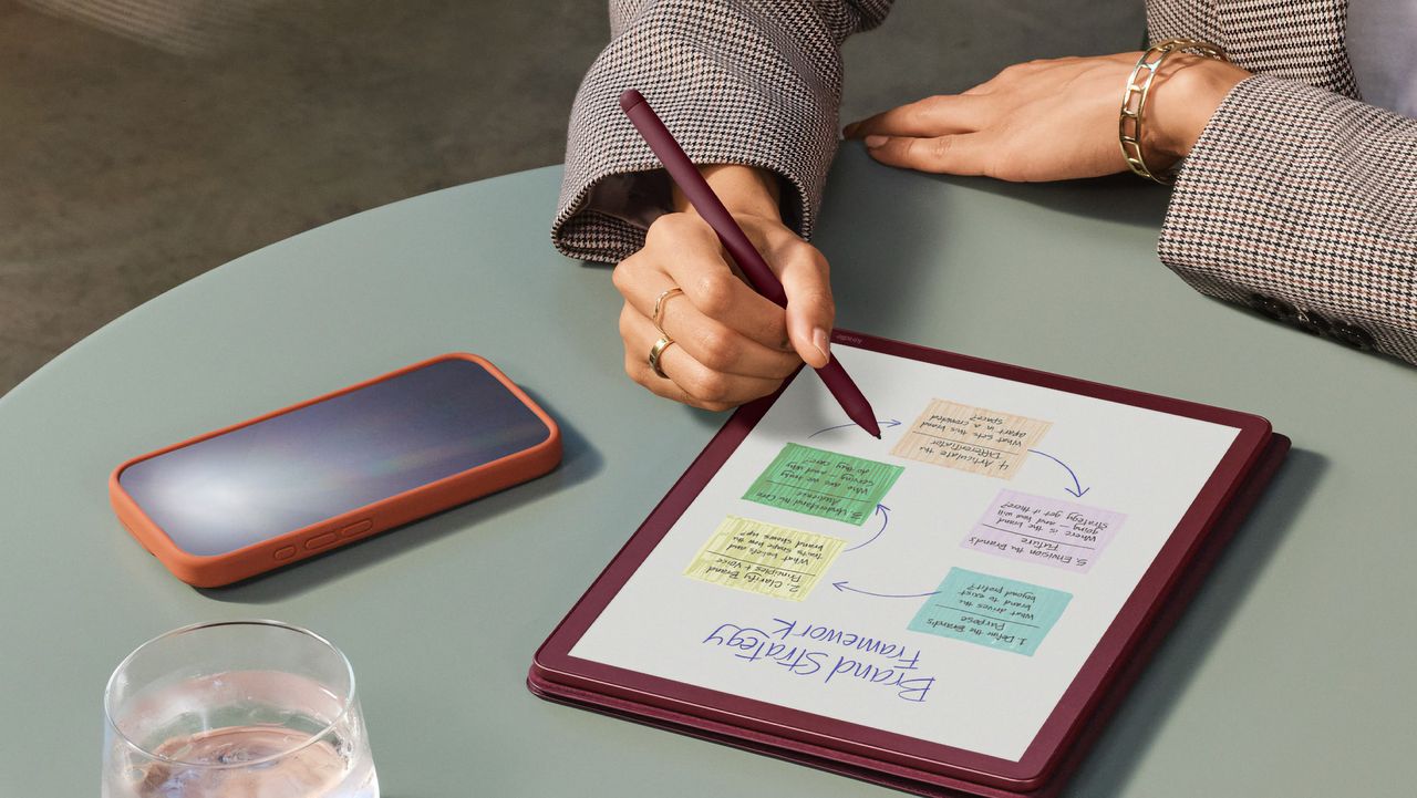 Amazon presenterar Kindle Scribe Colorsoft