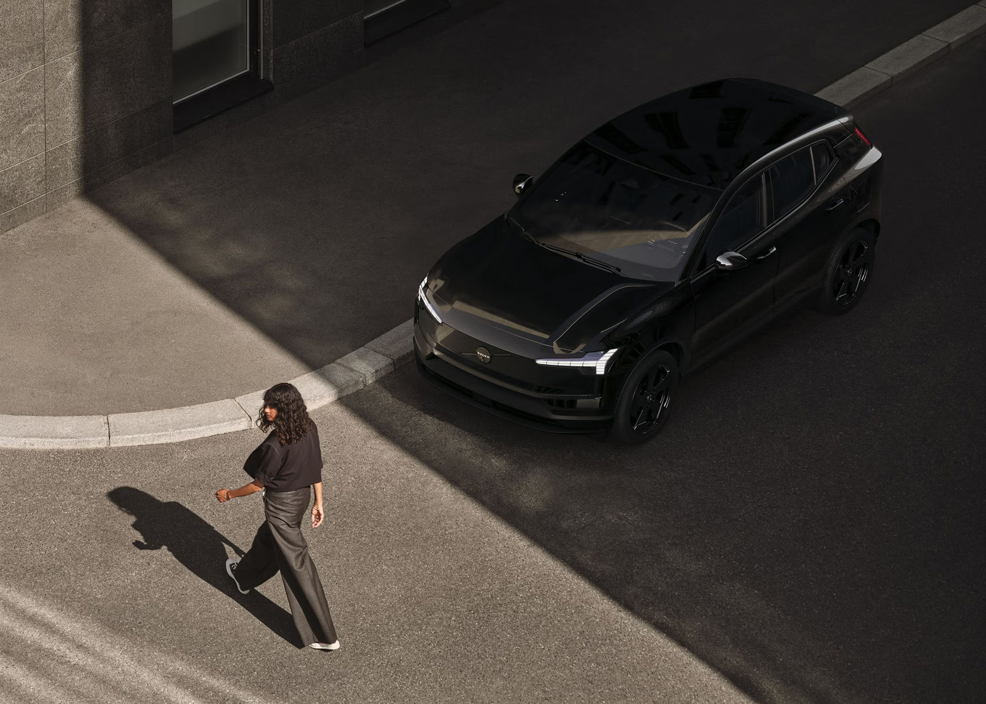 Nu kommer även Volvo EX30 i Black Edition 