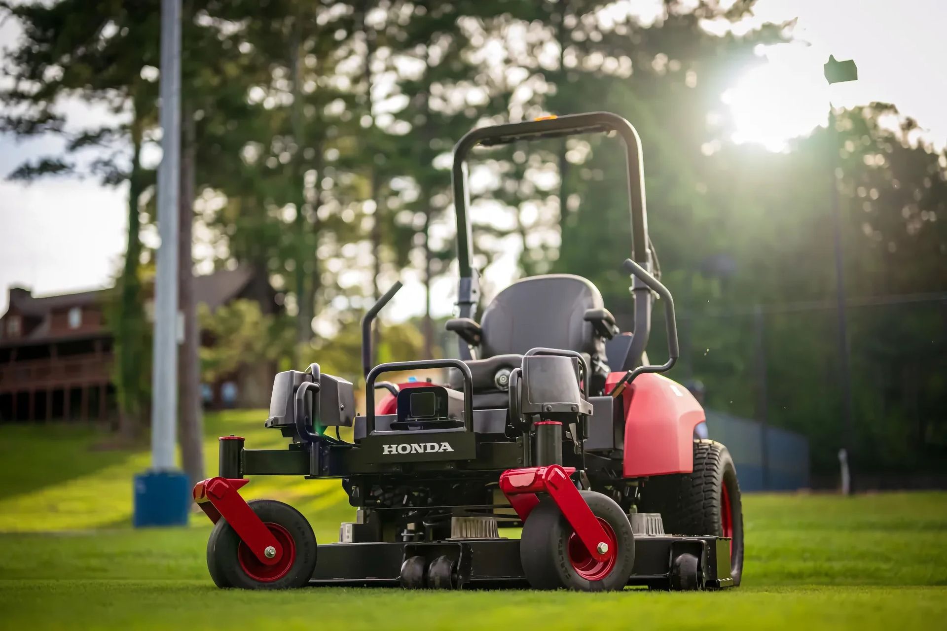 Hondas nya robotgräsklippare måste du träna upp själv