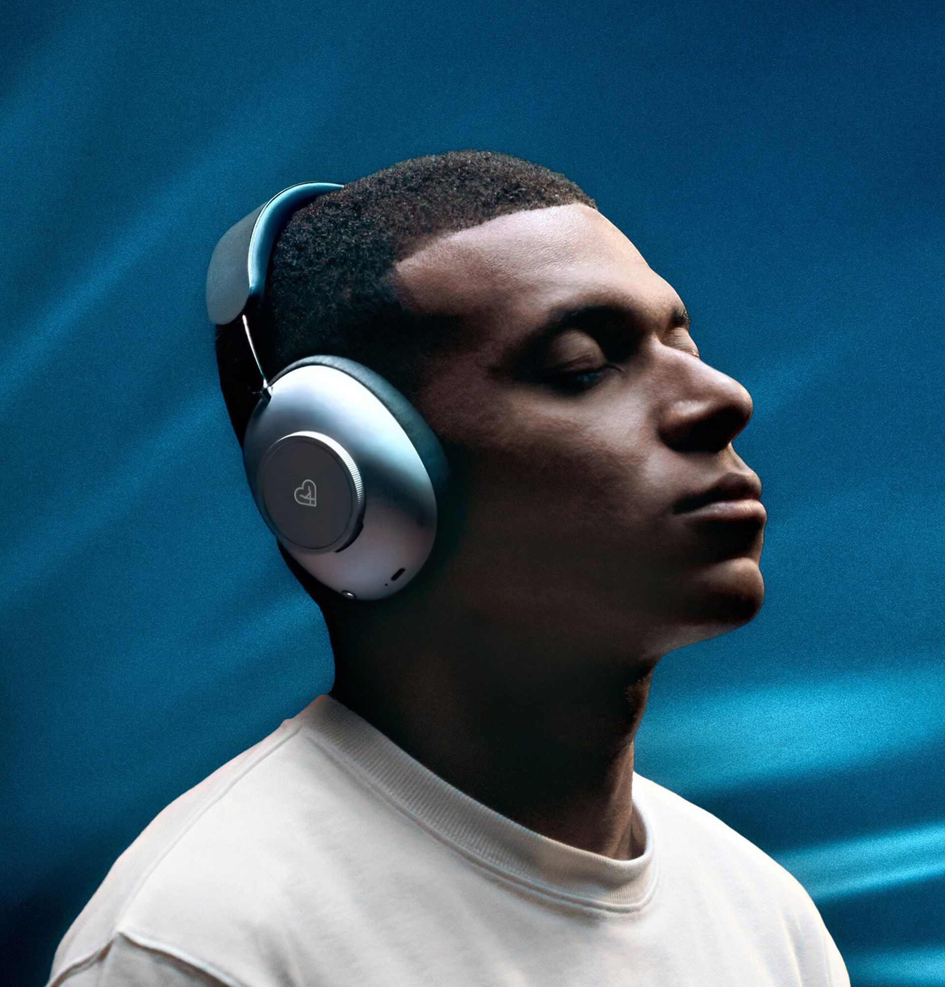 Mbappé vill att du ska köpa hörlurar