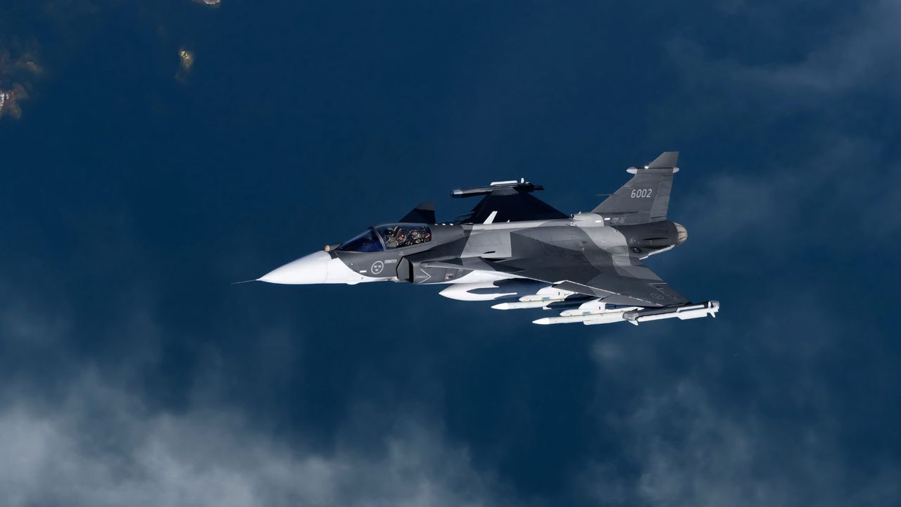 Första Gripen E levererad