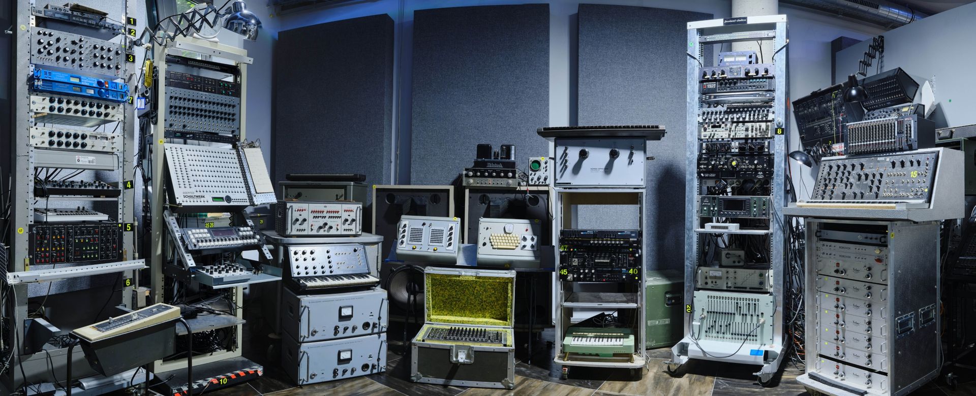 Florian Schneiders prylar auktioneras ut