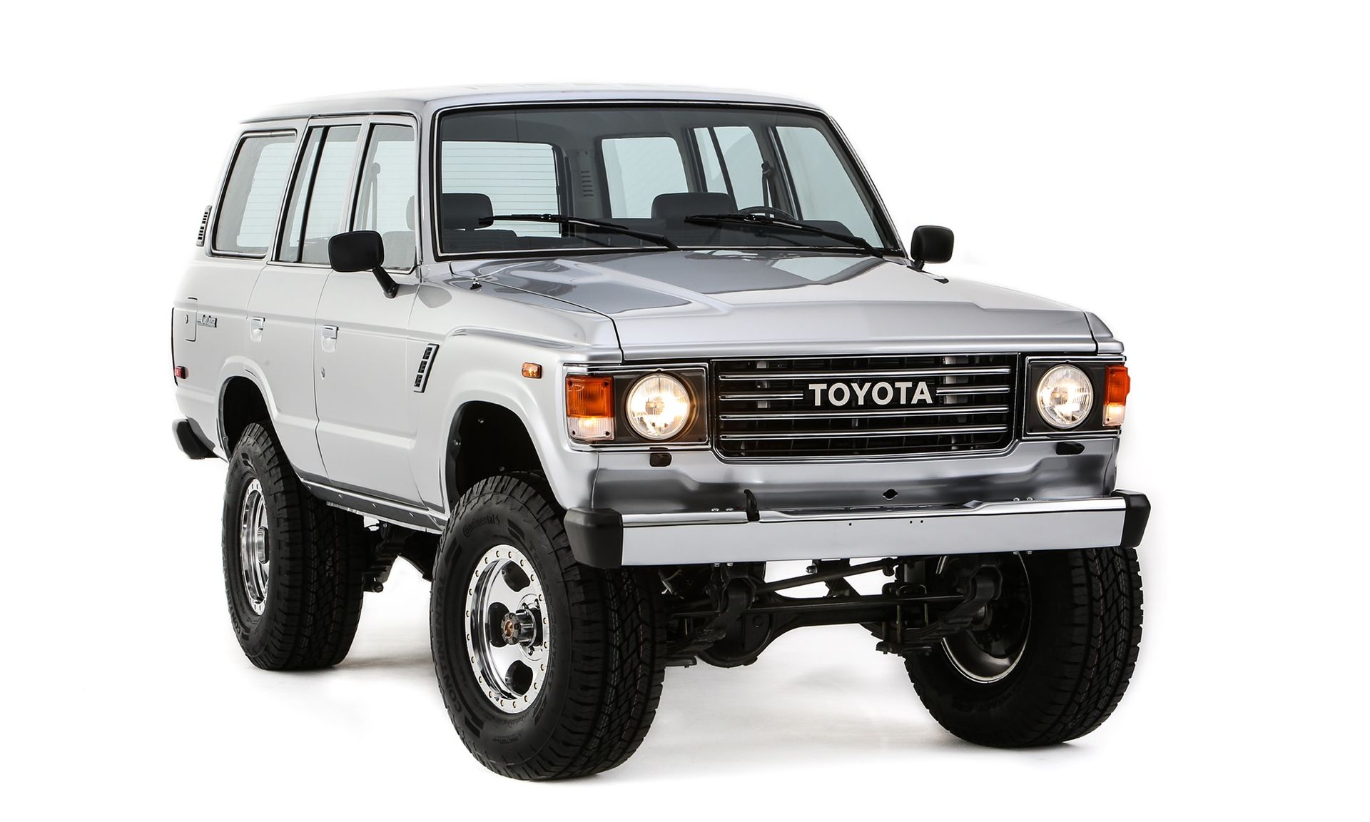 Toyota har byggt en restomoddad Land Cruiser