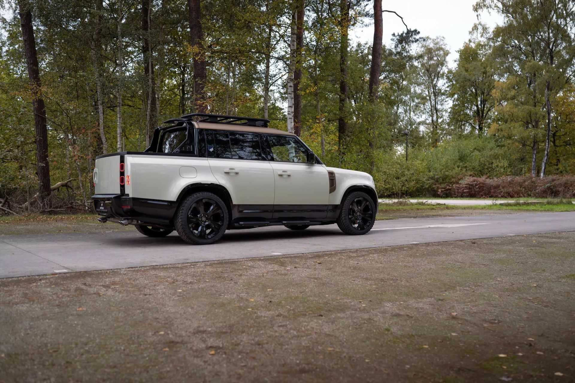 Heritage Customs bygger pickup av Defender