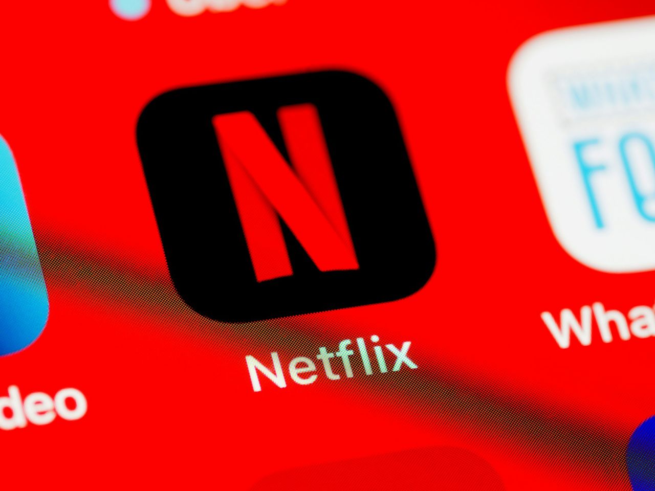 Netflix verkar storsatsa på poddar