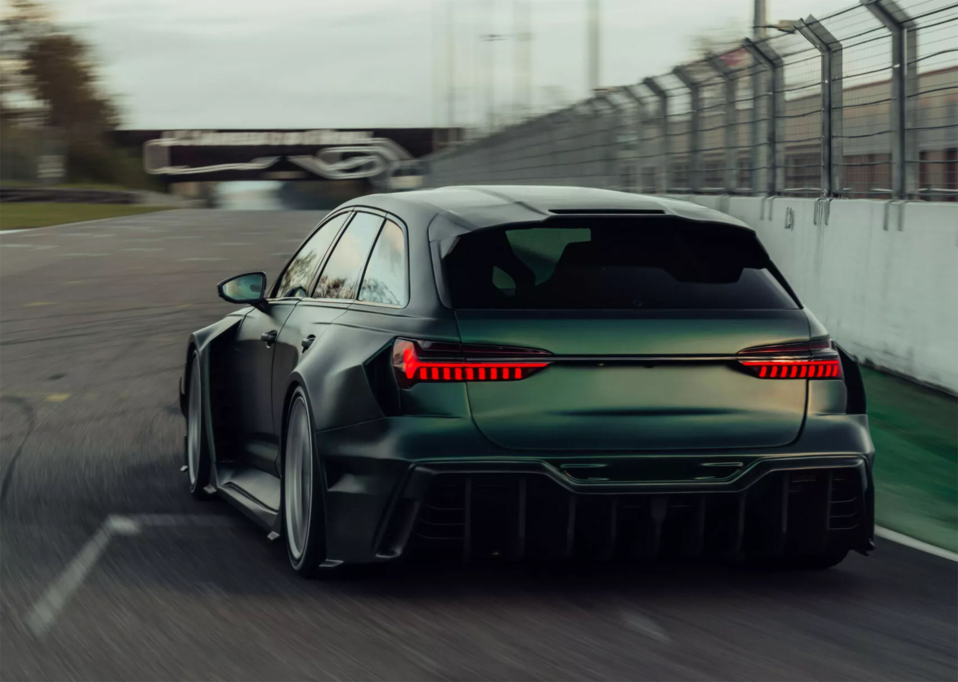 Höfterna på MTM:s nya Audi RS6 ljuger inte