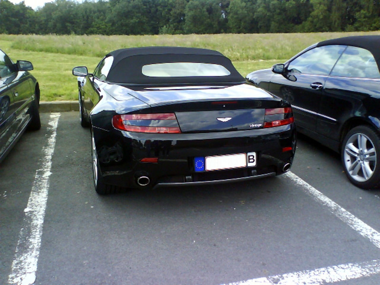 Ett gäng sportbilar i Europa