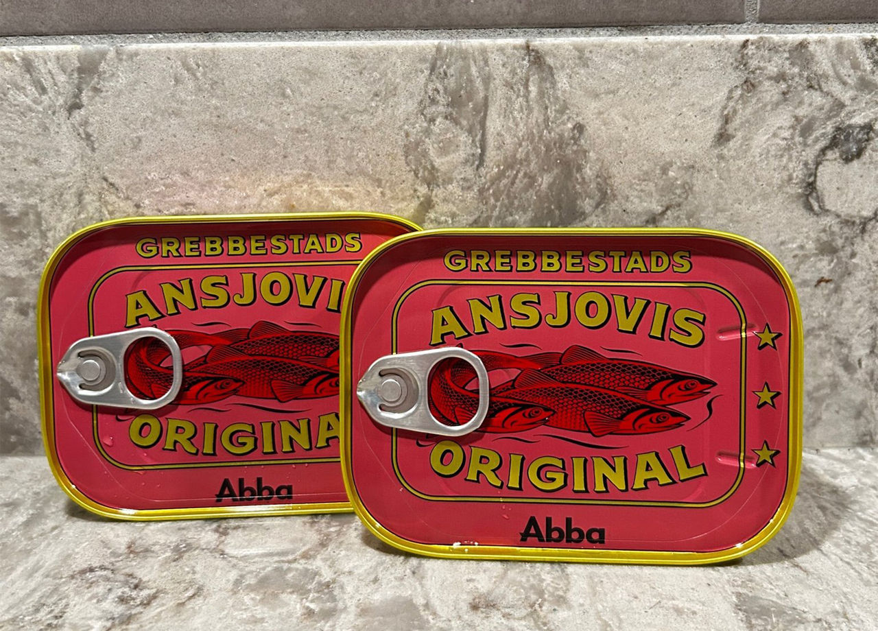 Folk hamstrar Ansjovis - och säljer den svindyrt