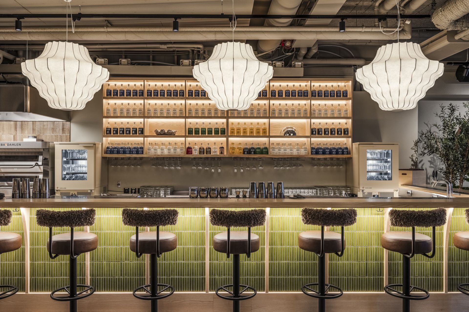 Idag öppnar Hernö Gin Bar i Göteborg