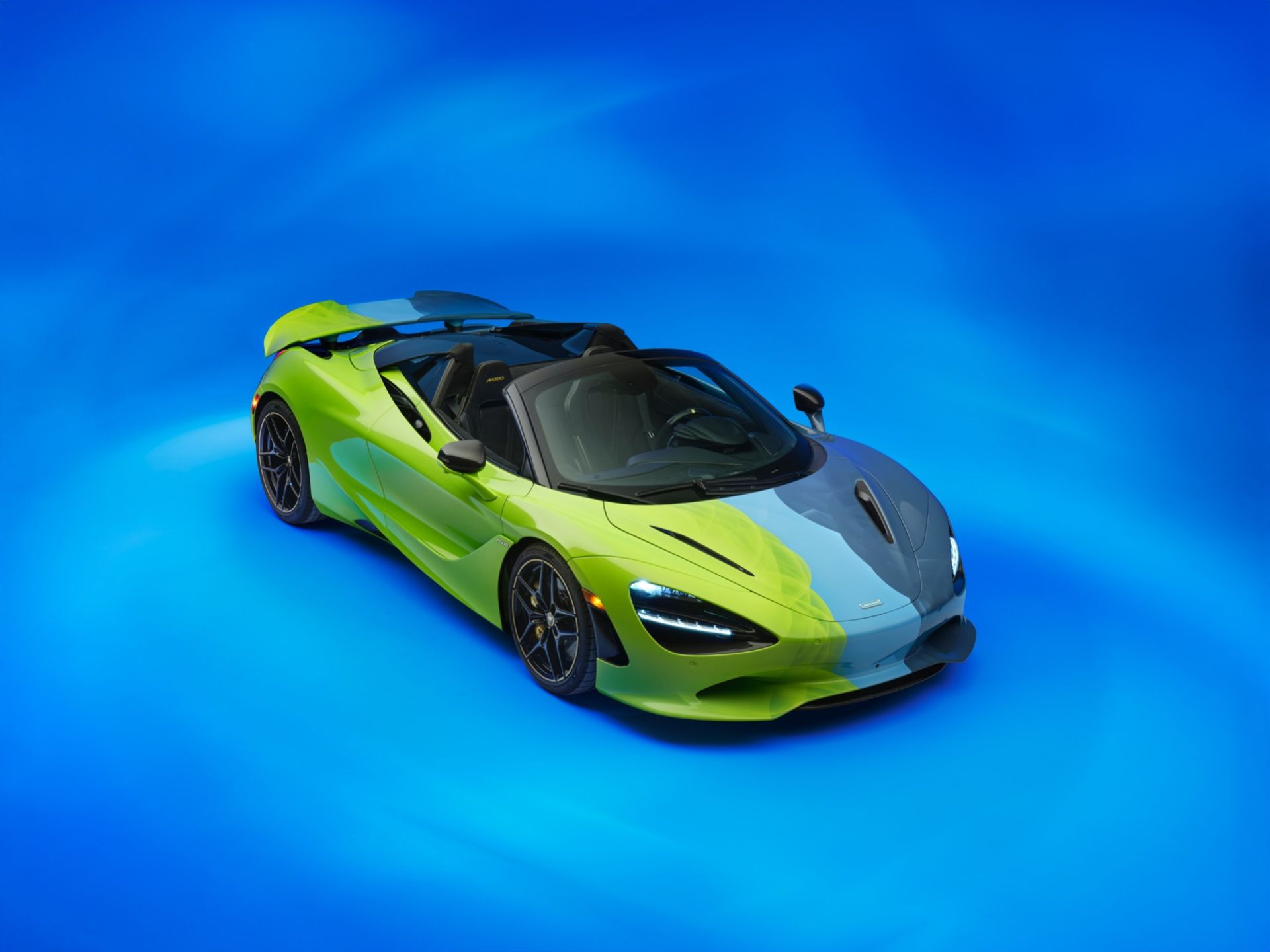En McLaren 750S med mycket speciell lack