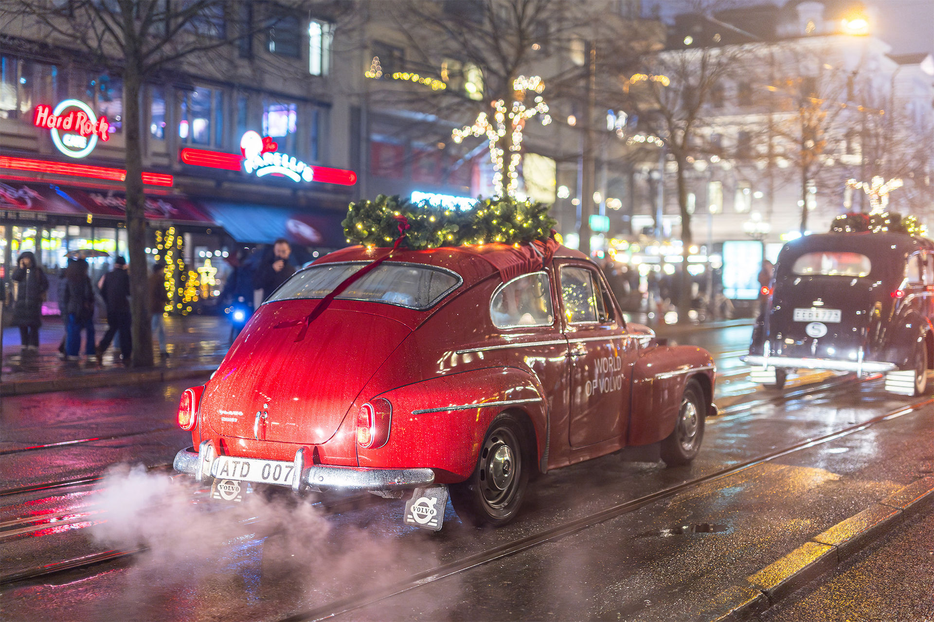 Volvo bjuder på luciafordonsparad
