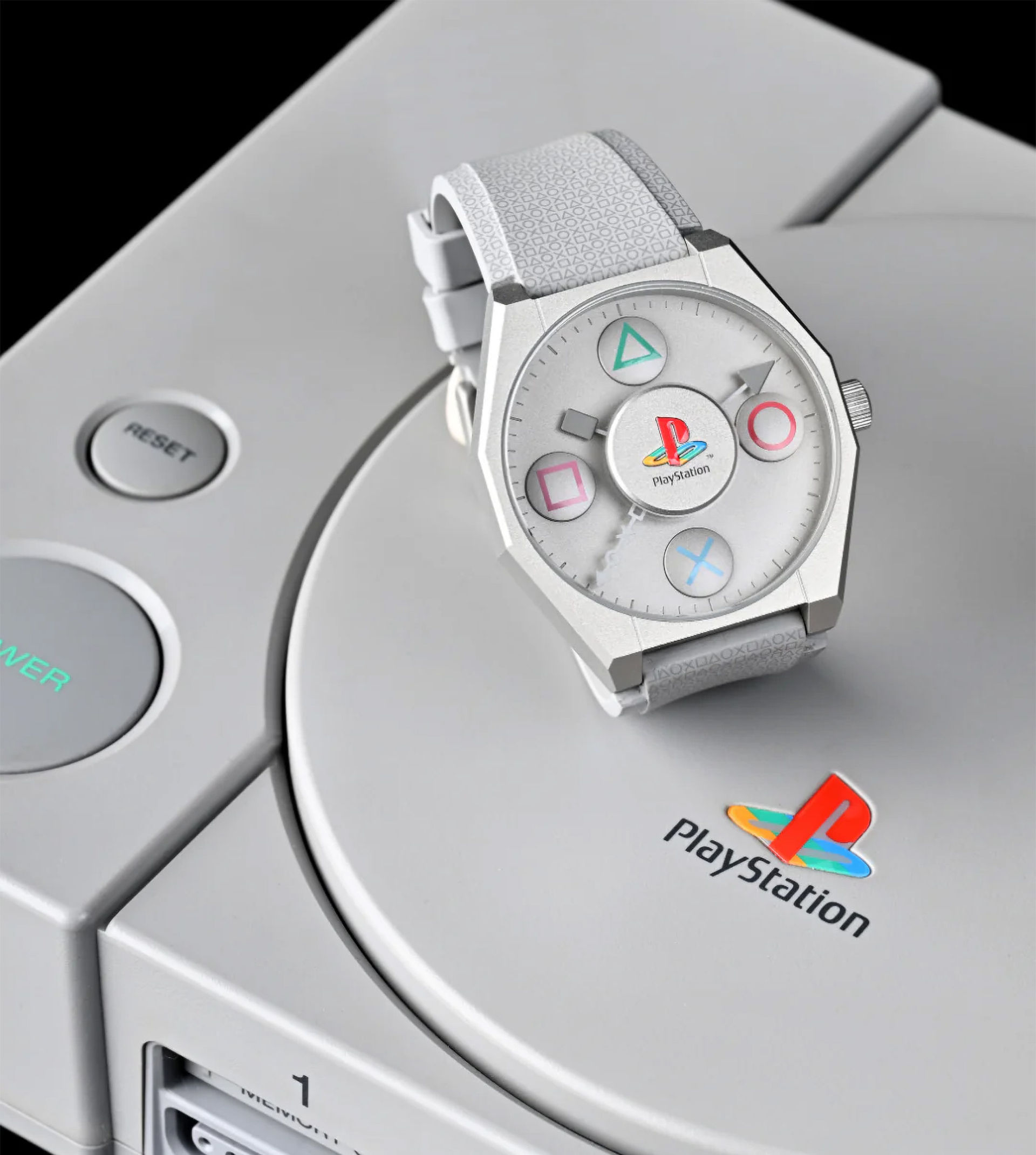 Mekanisk klocka hyllar PlayStation