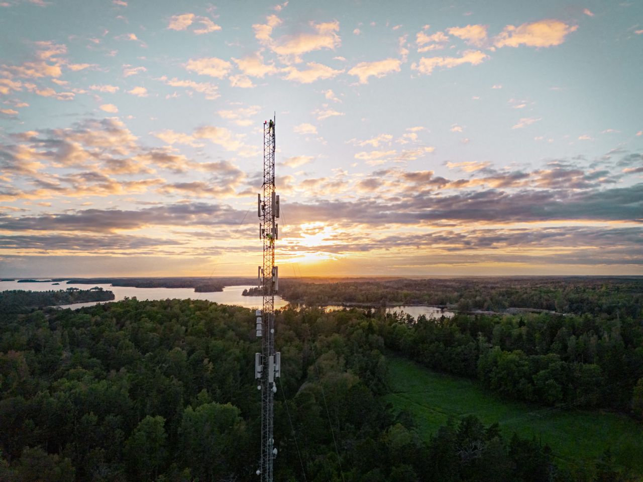 Telia skär ner 600 tjänster