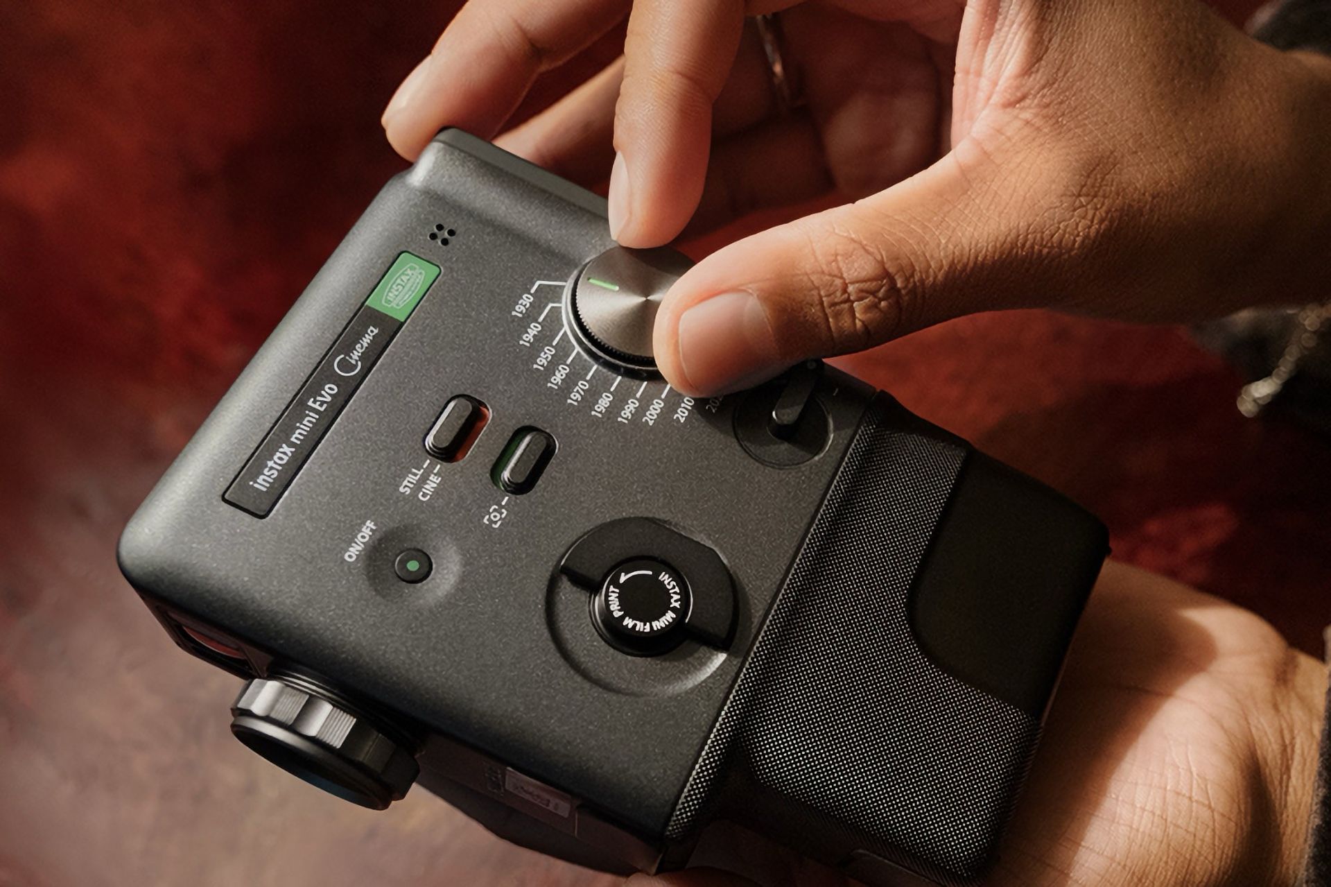 Fujifilm visar upp Instax Mini Evo Cinema