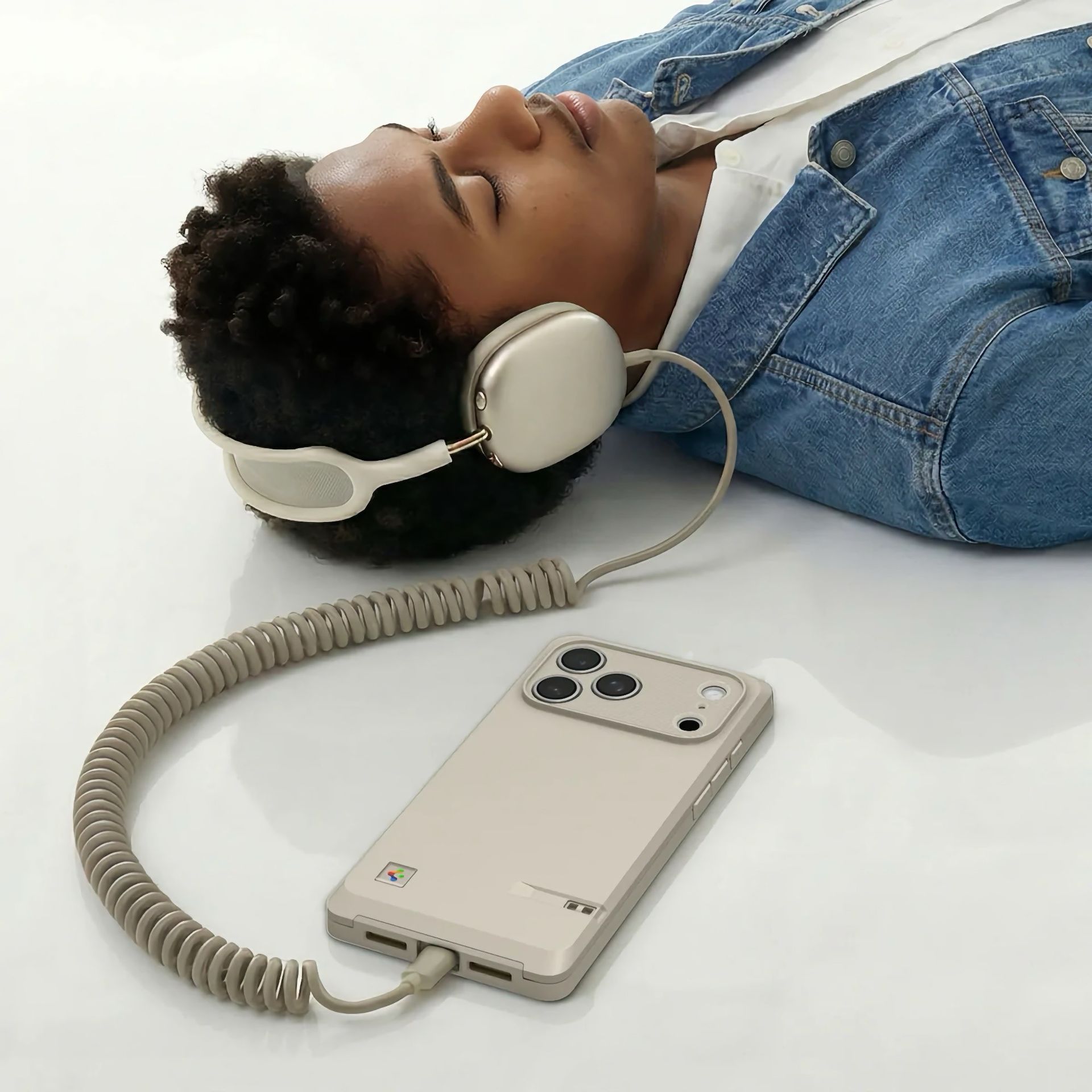 Spigen släpper retro-skal till iPhone 17