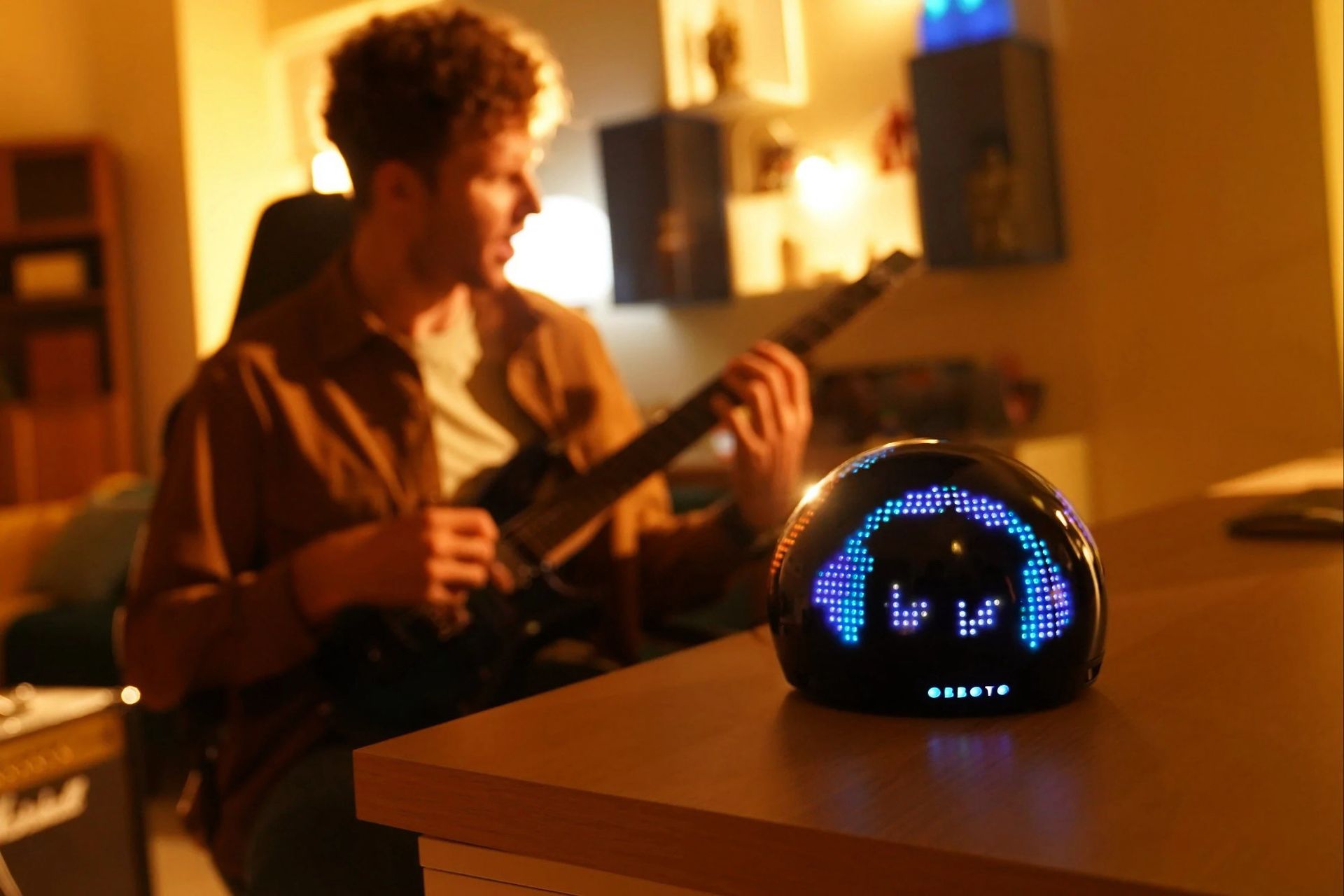 Låt Obboto lysa upp ditt skrivbord