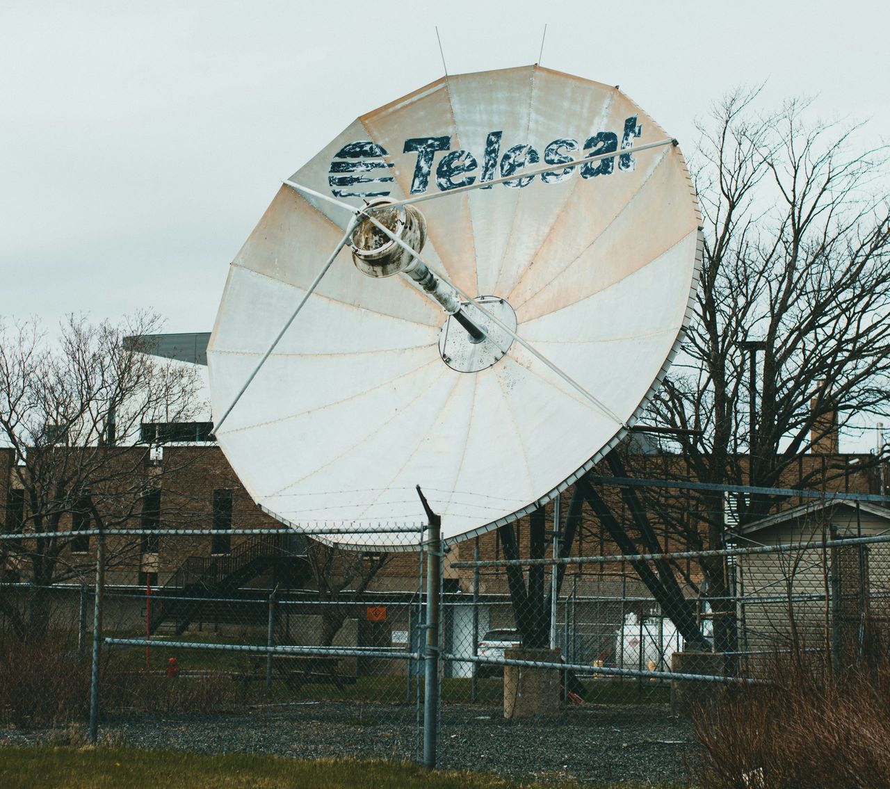 Frankrike vill också ge Iran internet