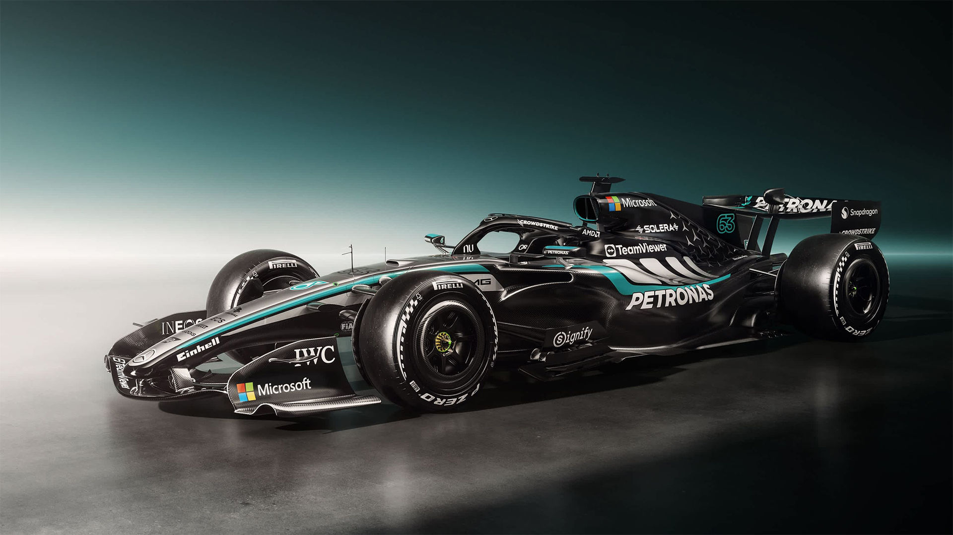Mercedes visar upp W17