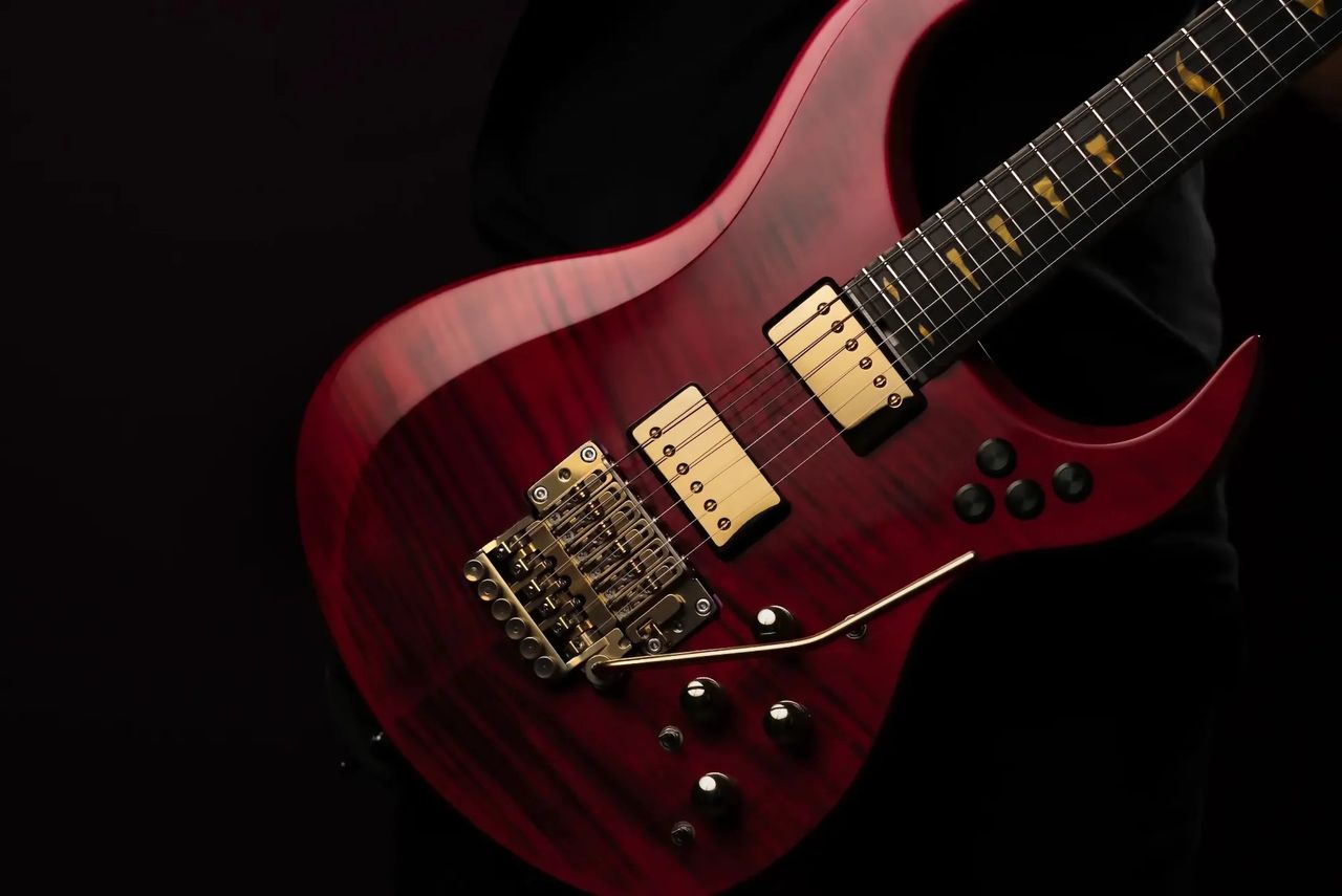 Kolla in den modulära gitarren Shark