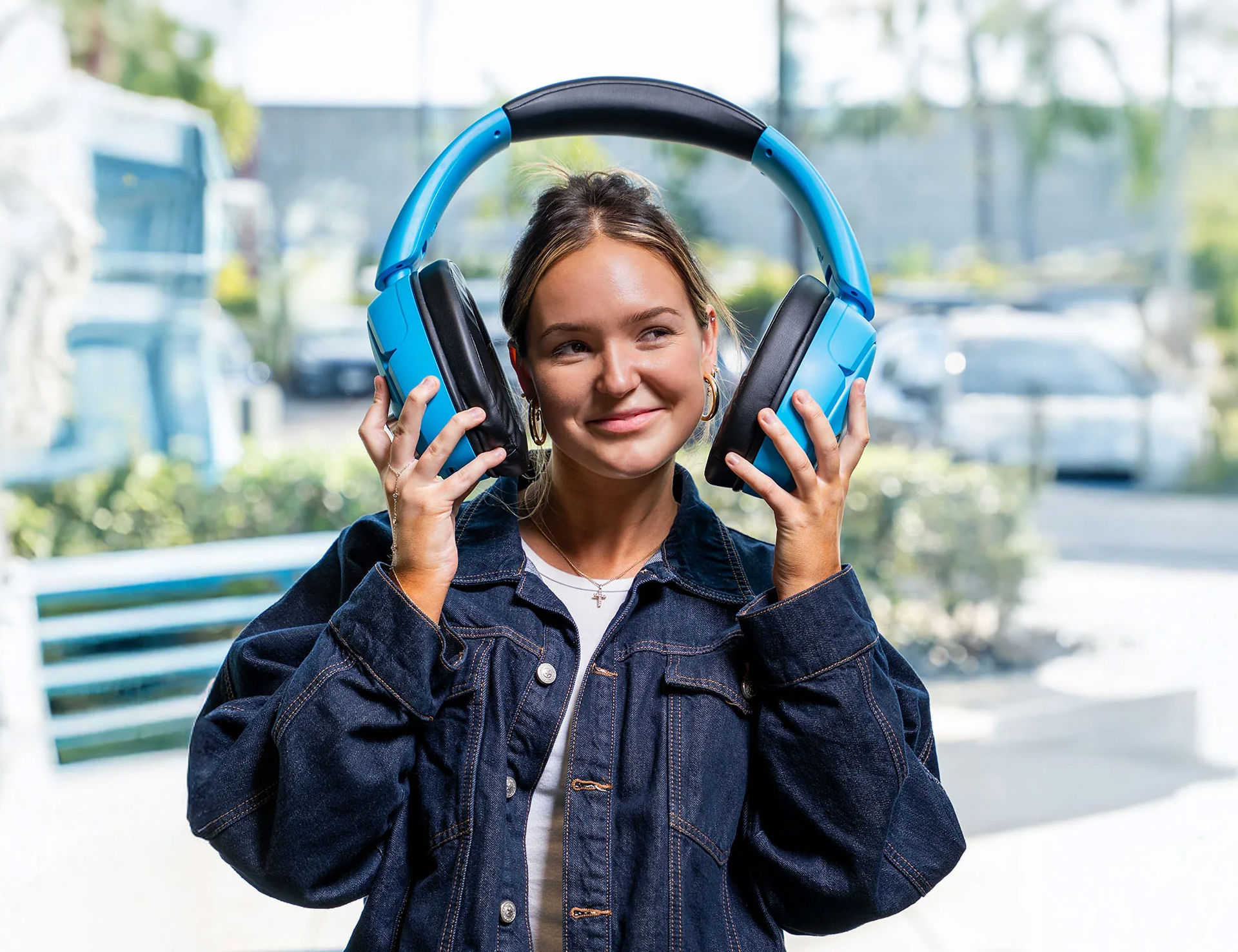 JLab visar upp knasig Bluetooth-högtalare