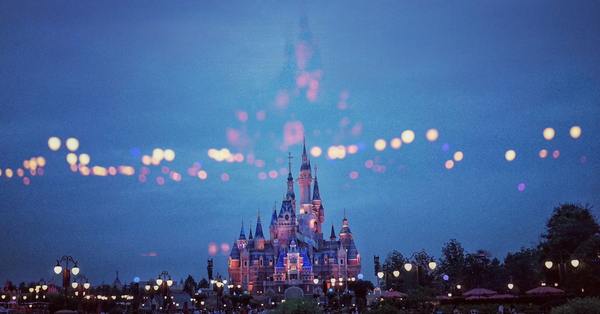 2026 V6 Disney