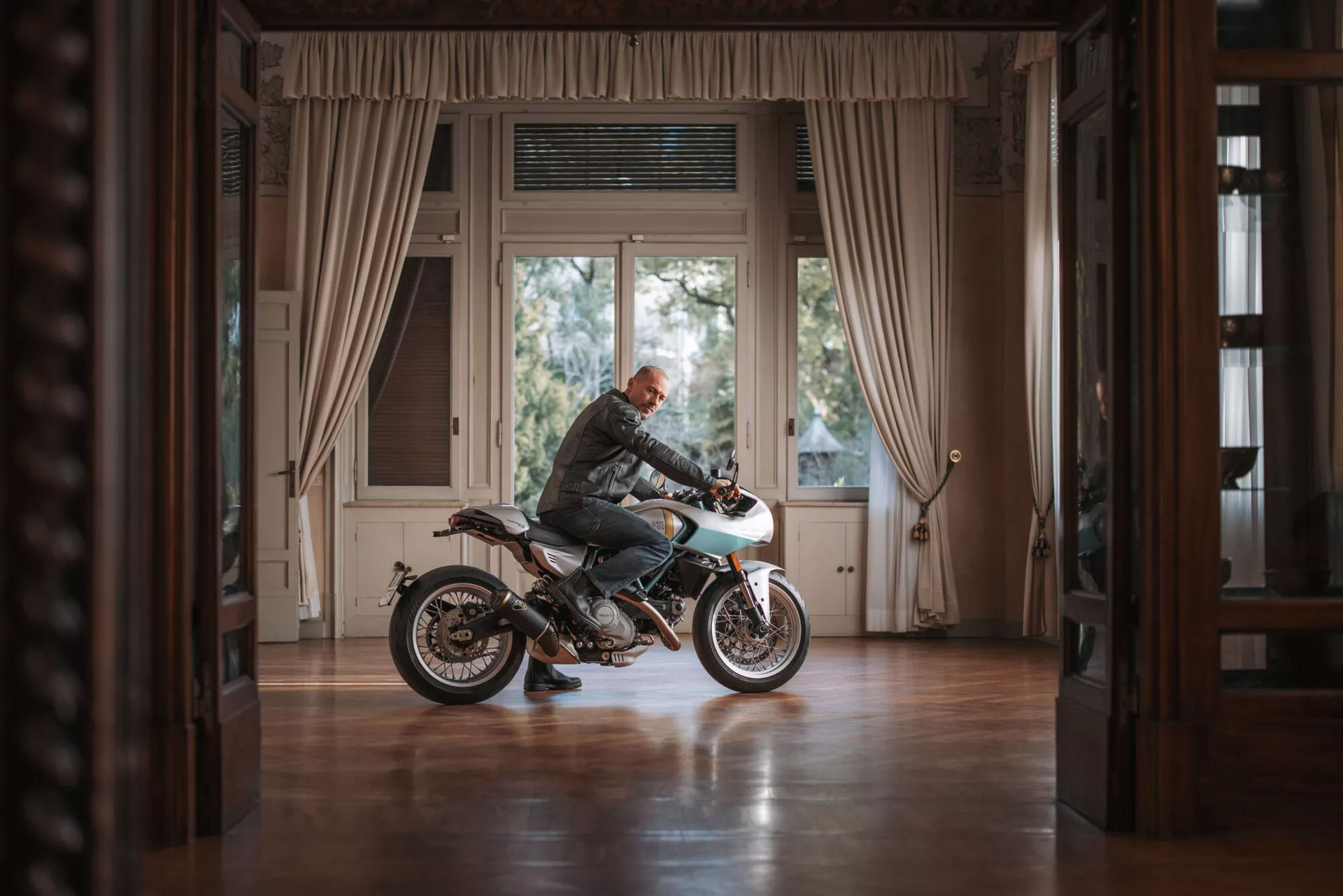 Ducati hyllar klassiker med Formula 73