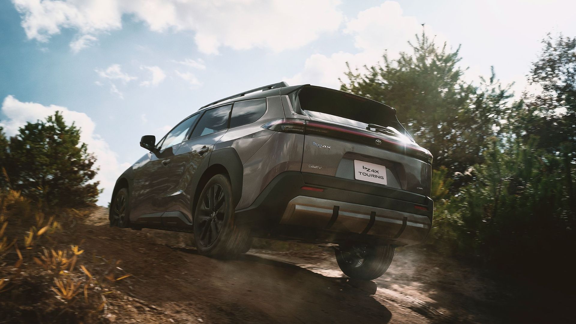 Toyota berättar mer om deras eldrivna kombi