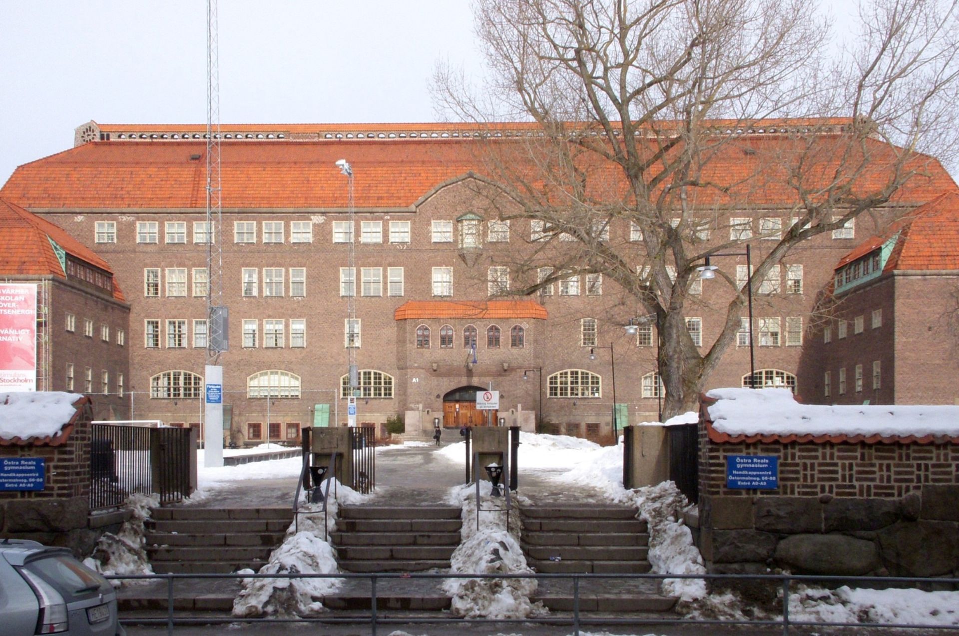 Liberalerna vill förbjuda fula skolor