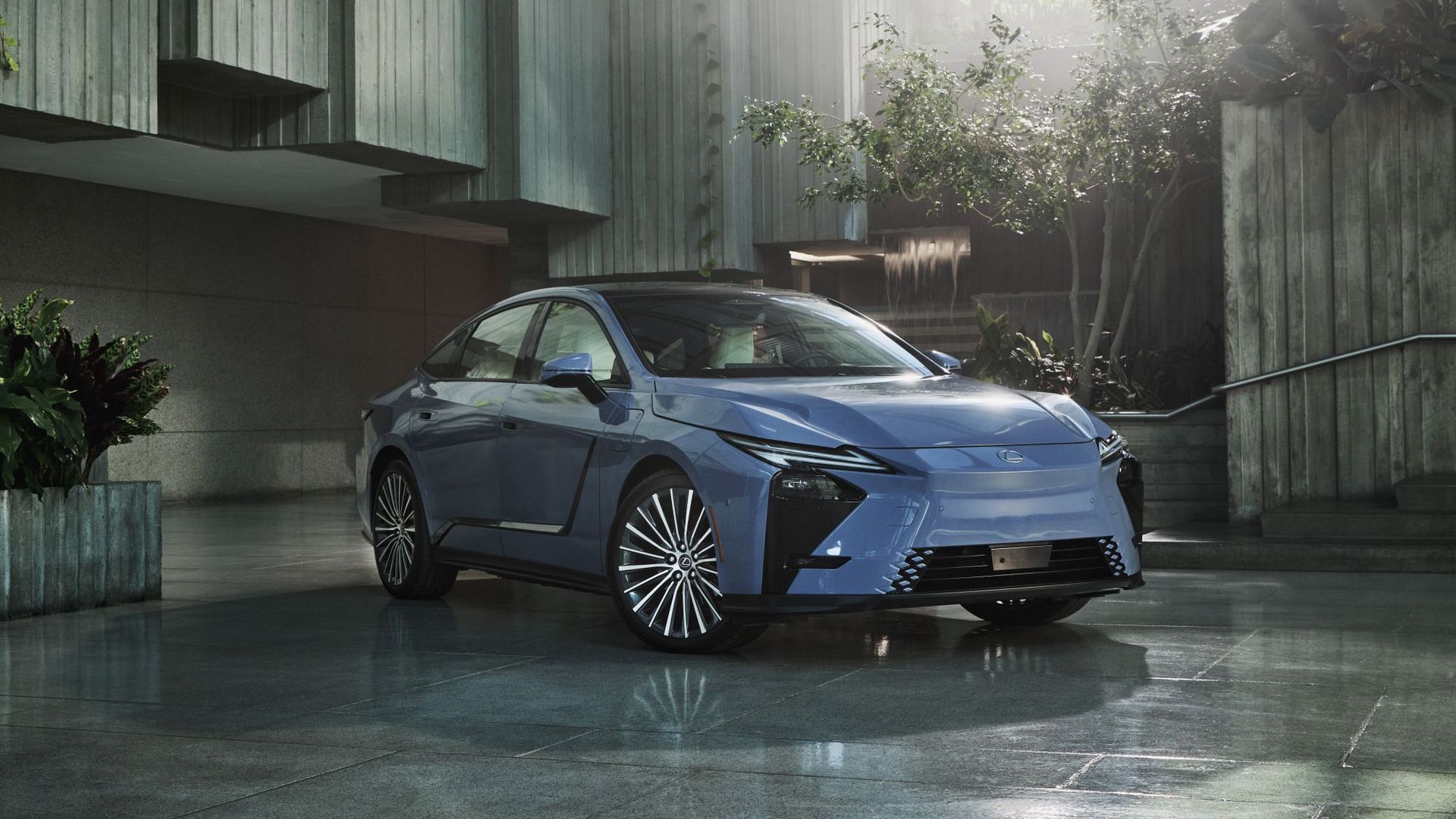 Lexus ES är billigare som elbil än hybrid