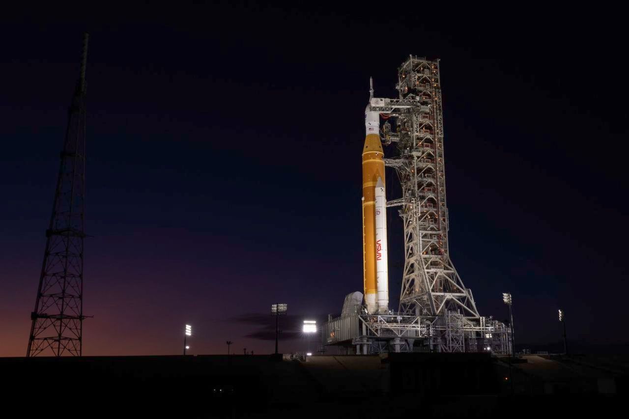 Artemis II lyfter mot månen den 1 april