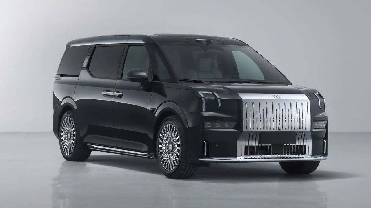 Minibuss får över 900 hästar