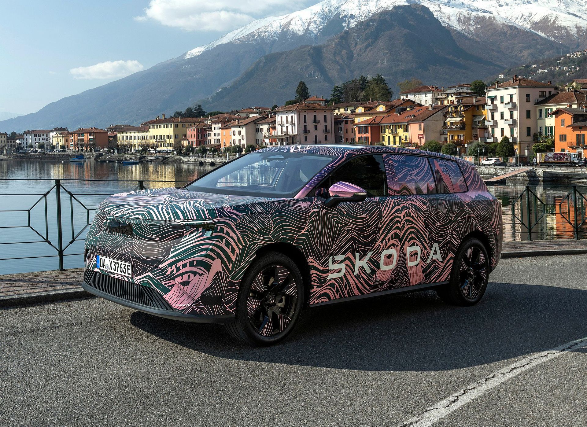 Skoda smygvisar stora suven Peaq