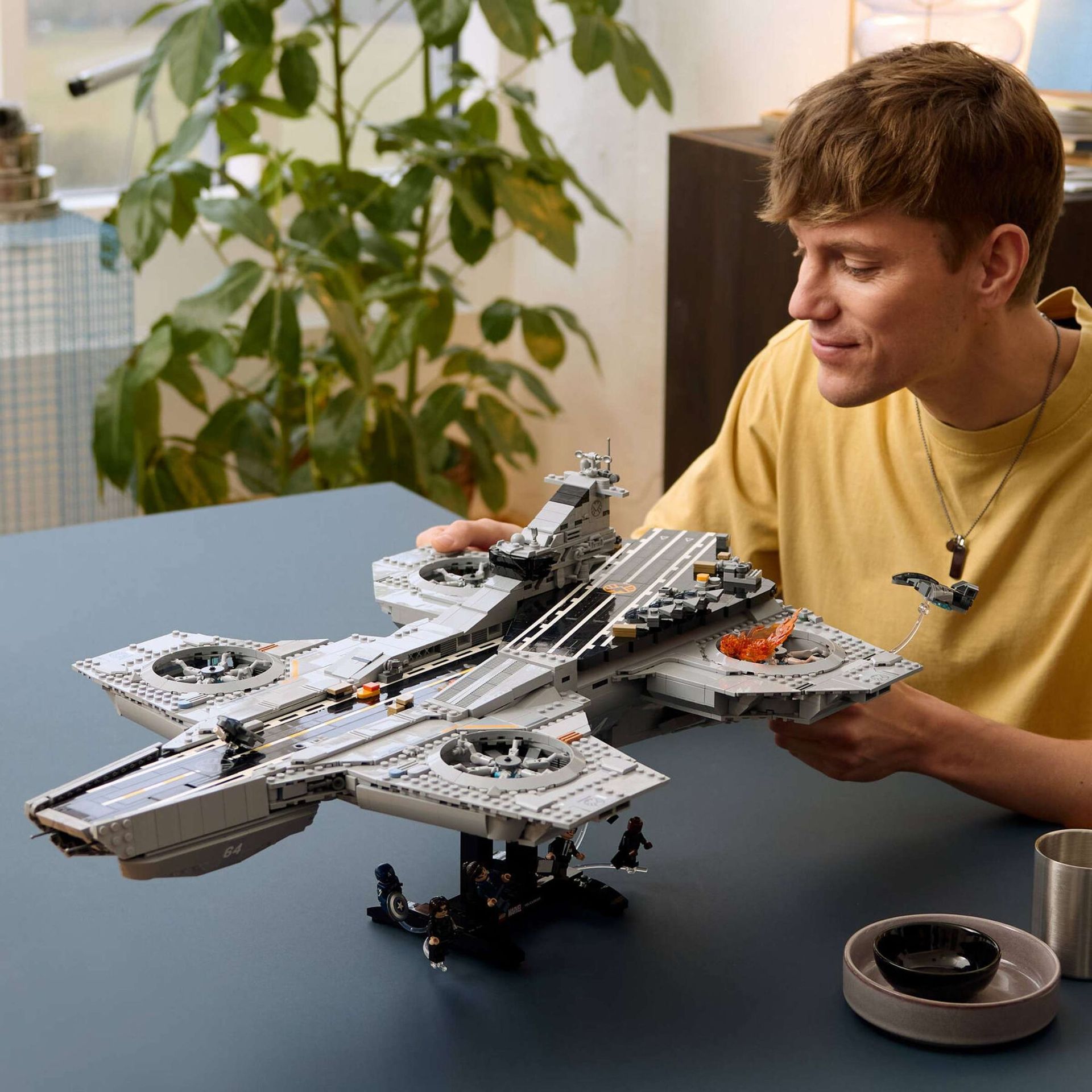 Lego släpper ny version av S.H.I.E.L.D. Helicarrier