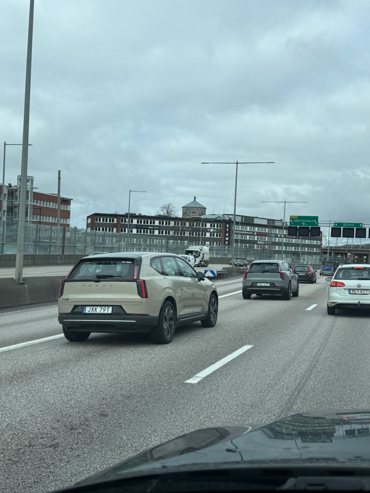 Två Volvo EX60 i Göteborg