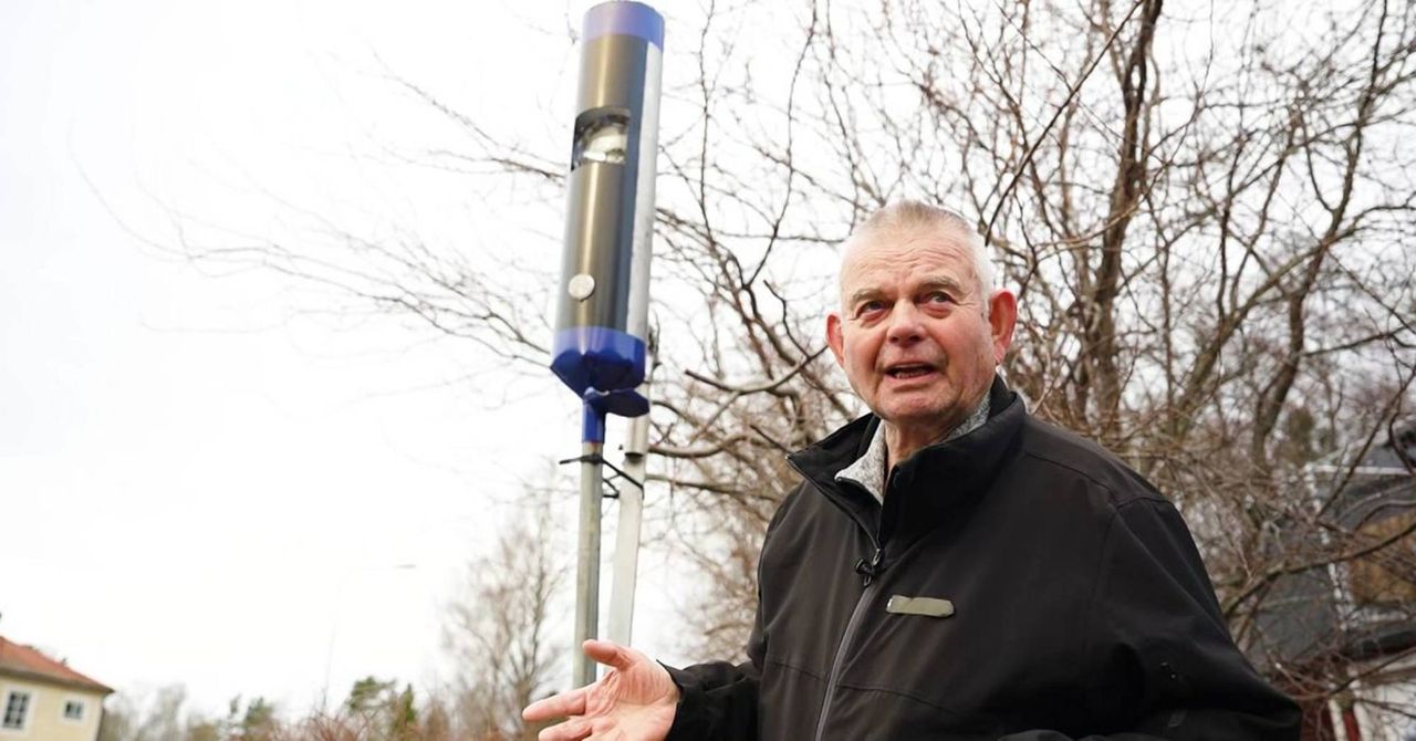 Snubbe byggde fågelmatare som en fartkamera