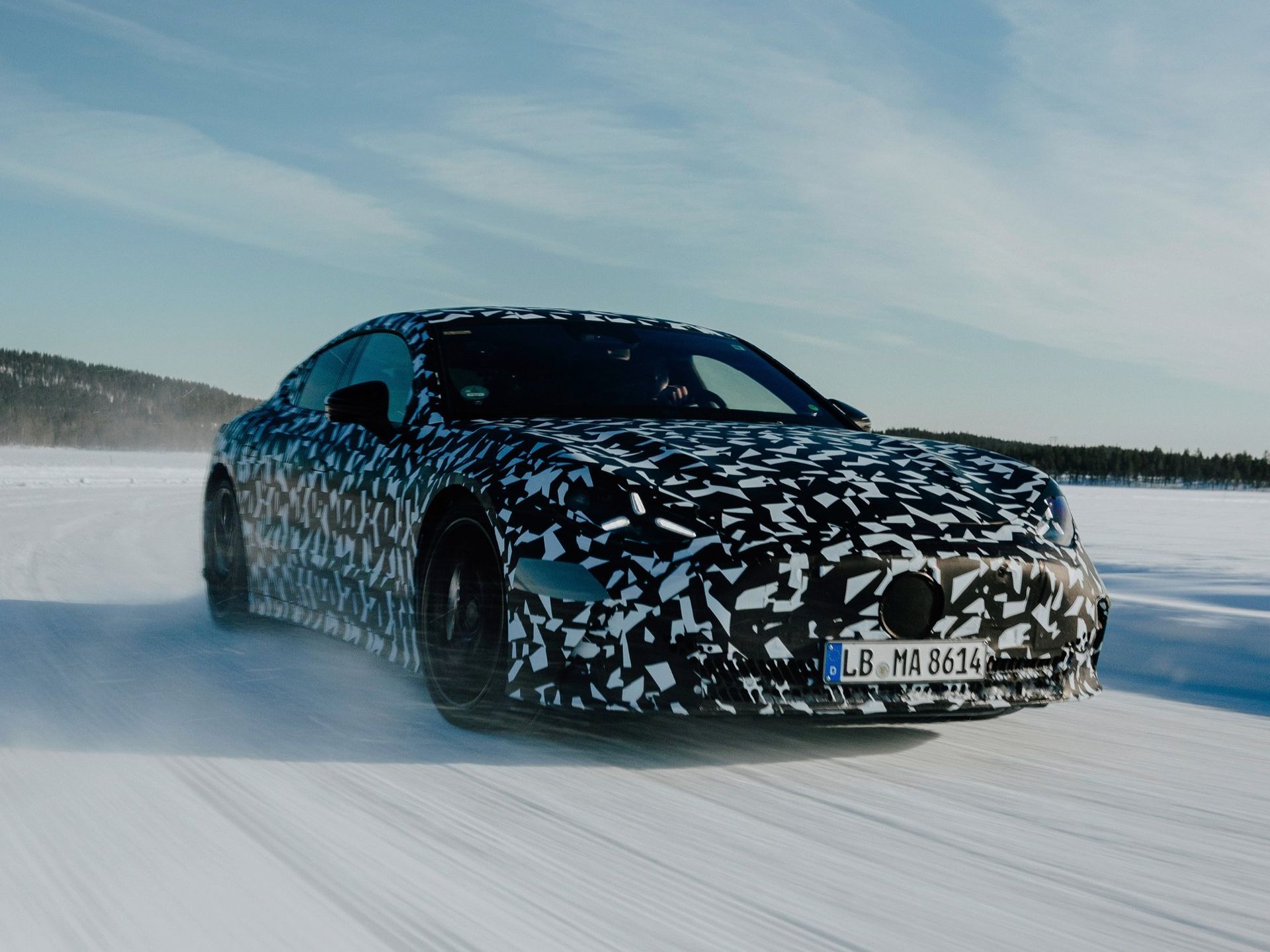 Hör Mercedes nya elbil morra som en V8:a