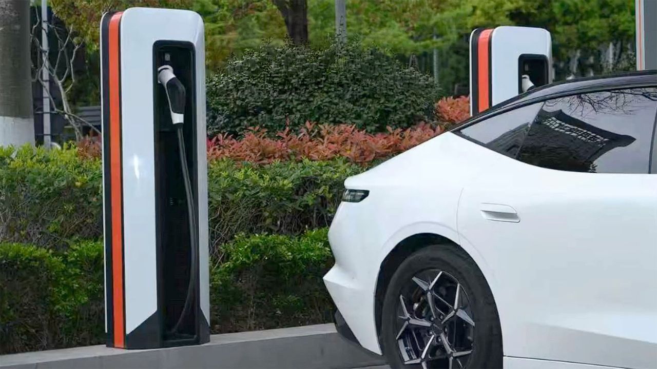 Elbilen som laddas på 5 minuter