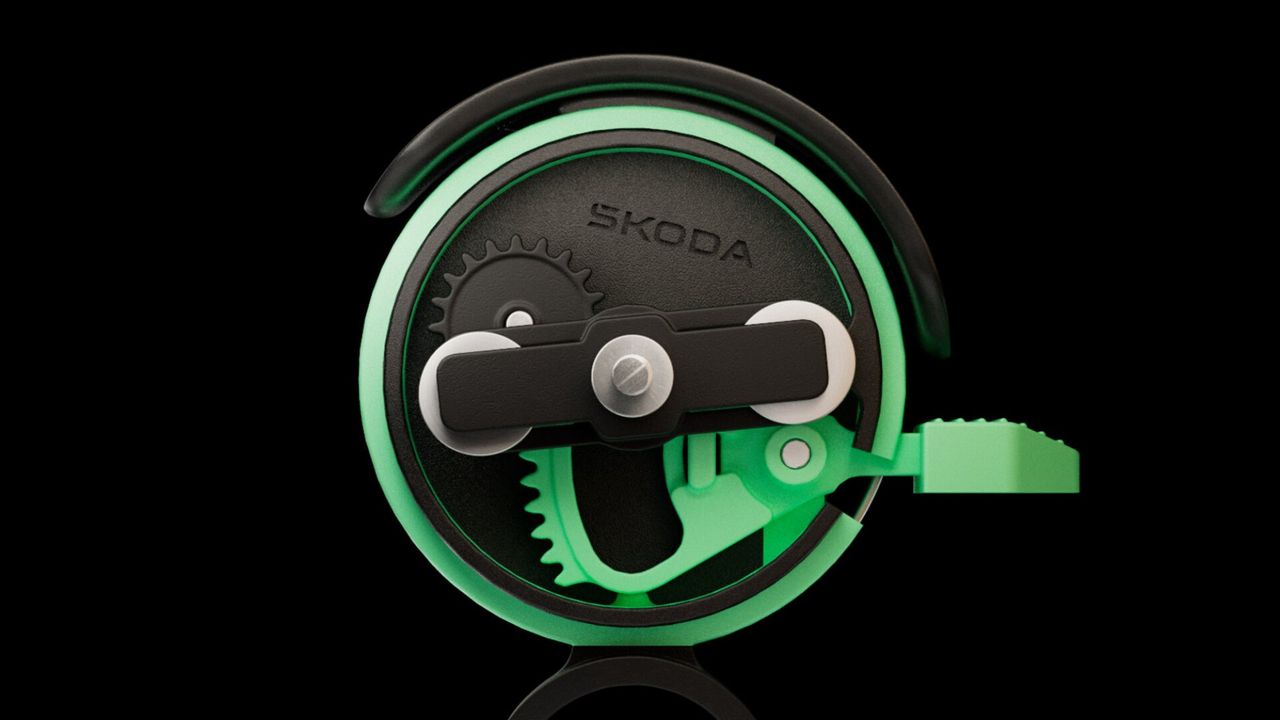 Skodas ringklocka hörs genom hörlurar